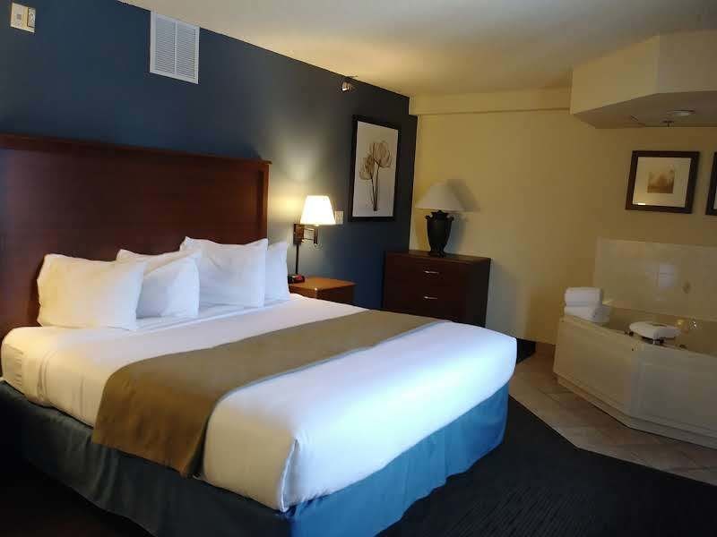 AmericInn by Wyndham Windsor Ft. Collins