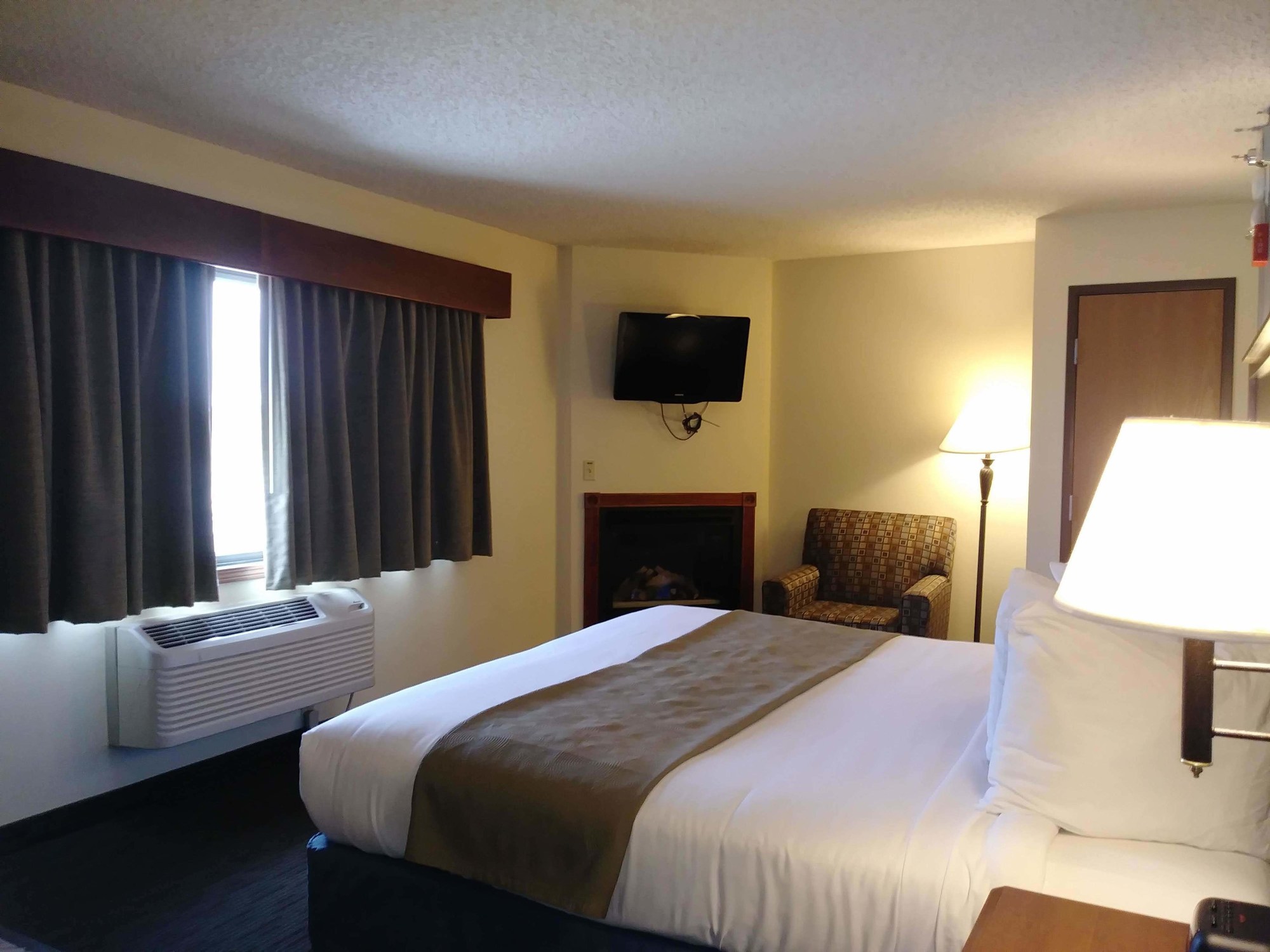 AmericInn by Wyndham Windsor Ft. Collins
