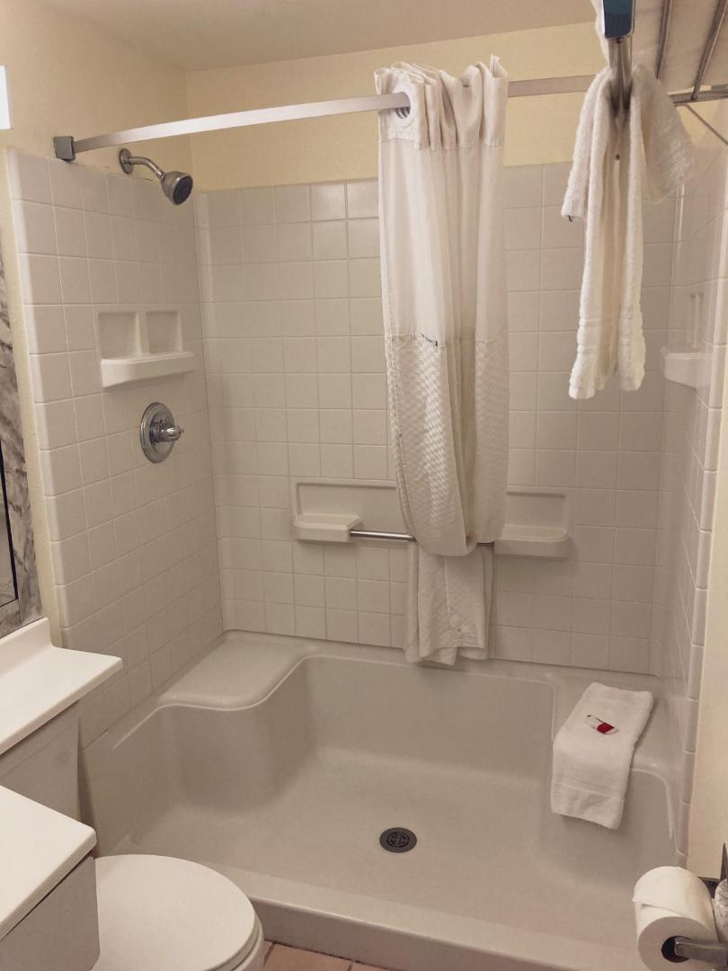 Super 8 by Wyndham Windsor