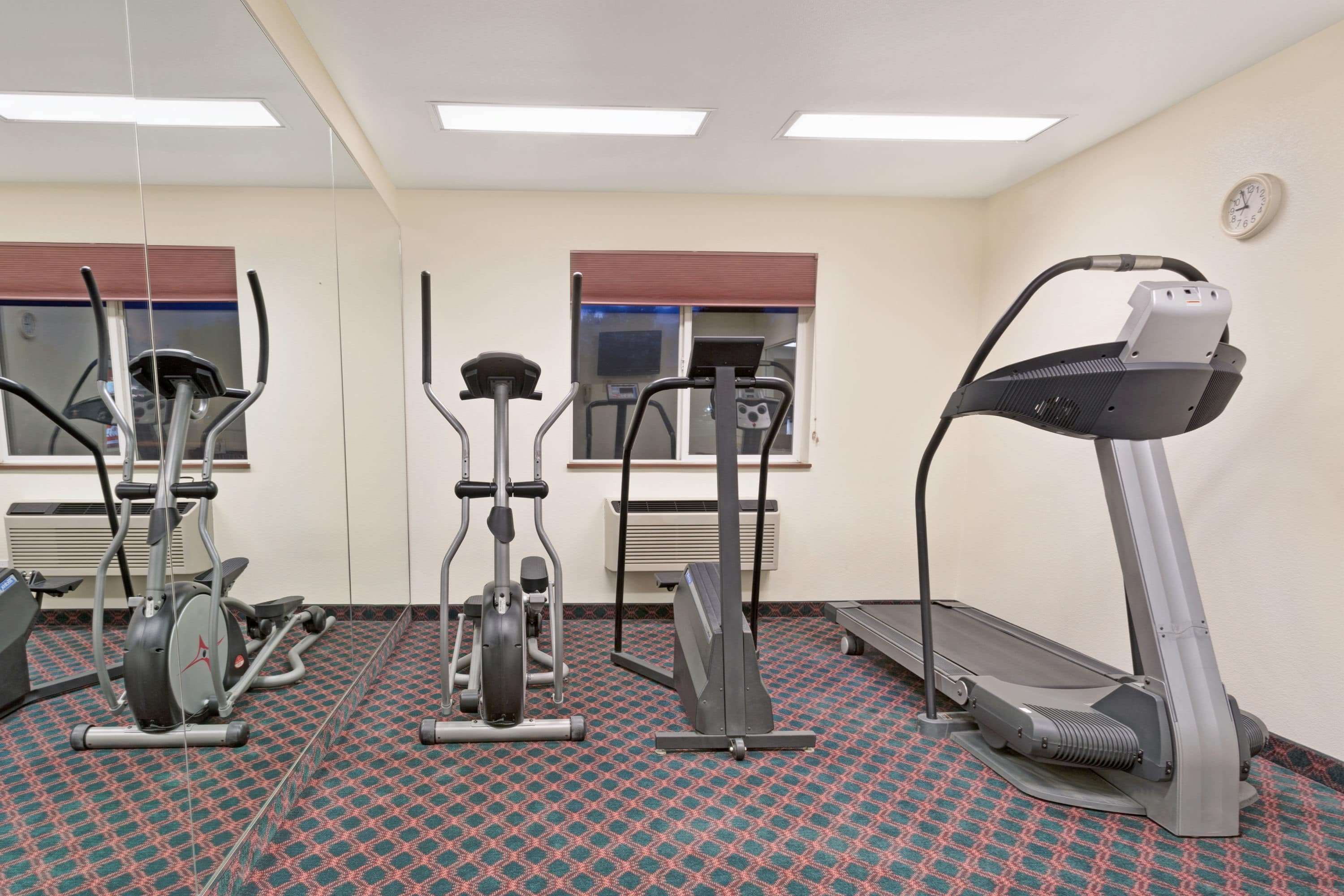 Super 8 by Wyndham Windsor