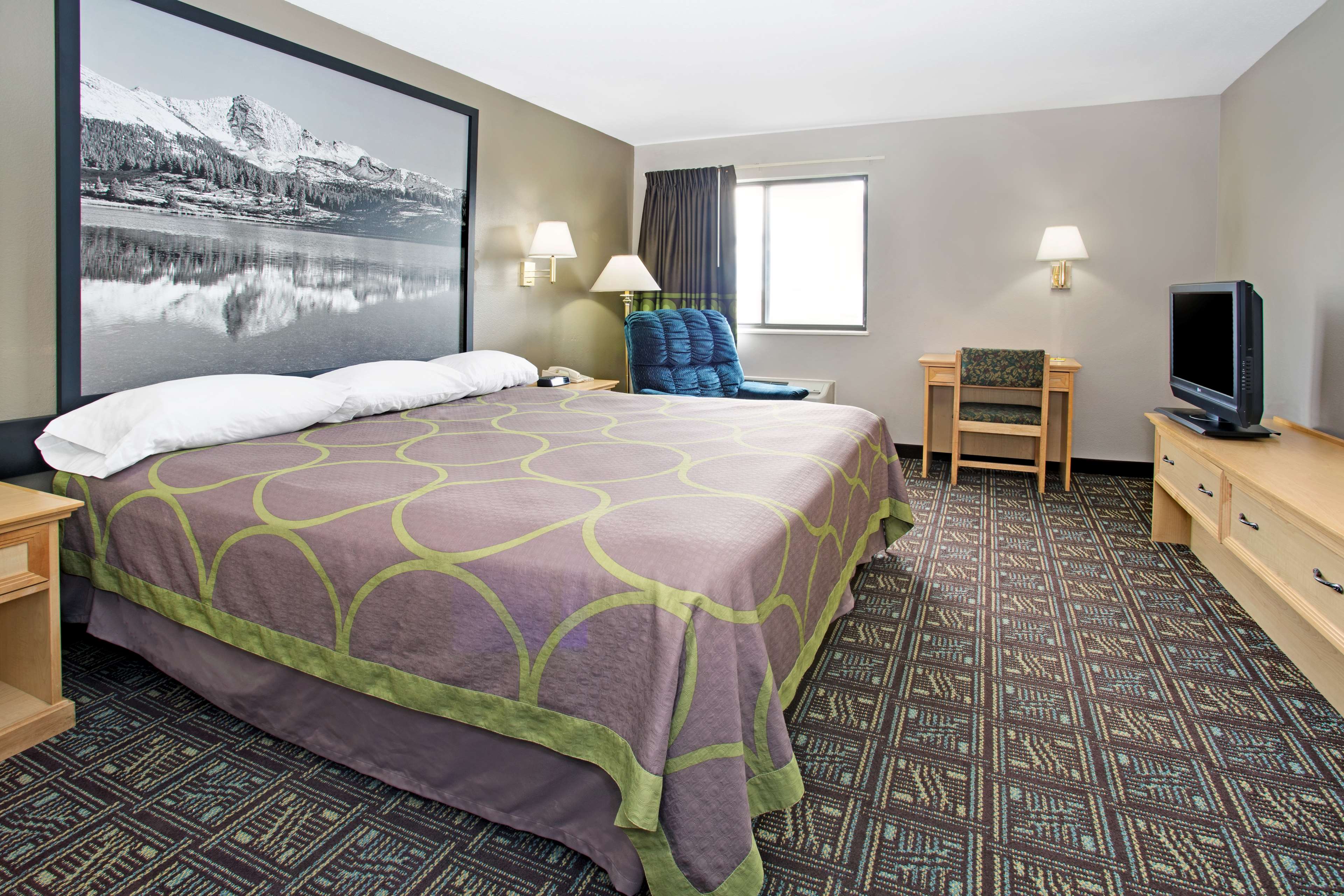 Super 8 by Wyndham Fort Collins