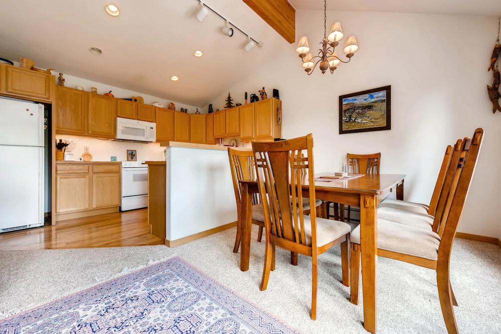 Lakepointe Court Town Homes by CRMR