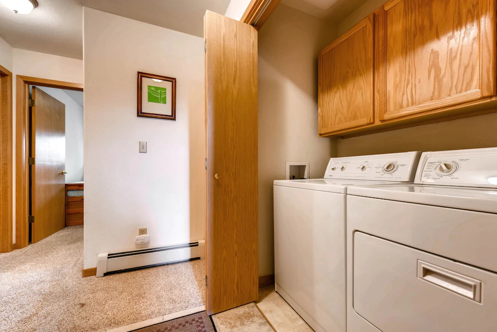 Lakepointe Court Town Homes by CRMR