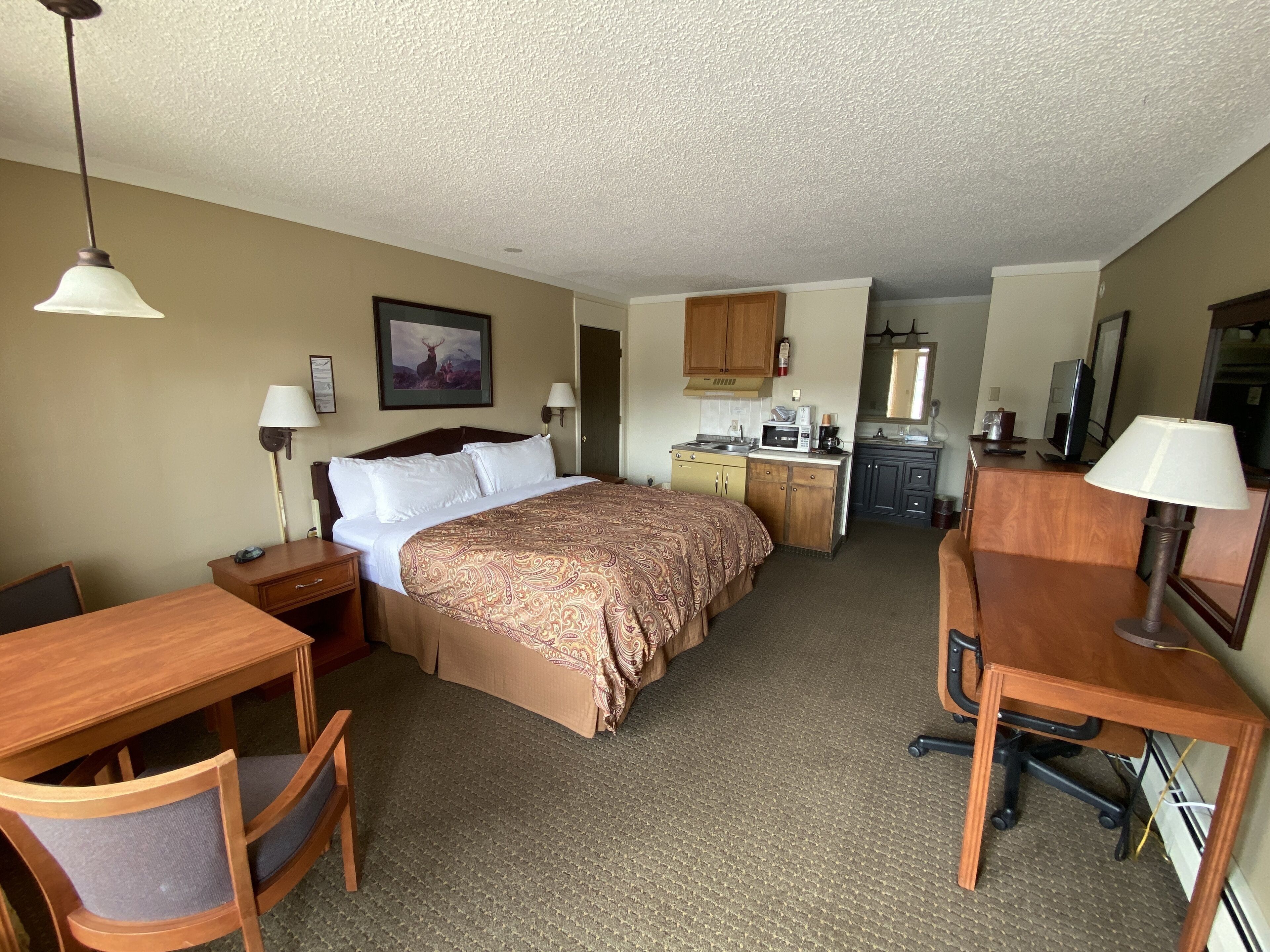 Snowshoe Motel