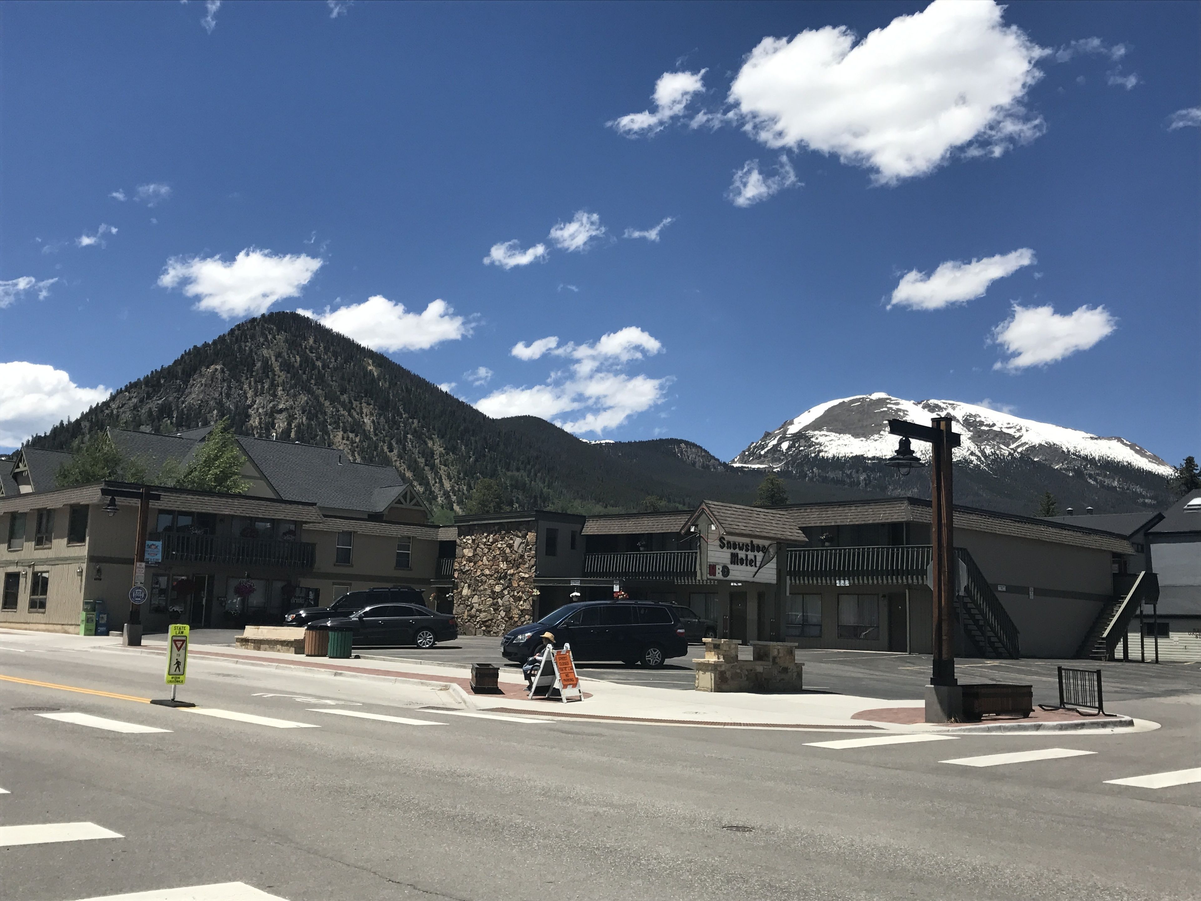 Snowshoe Motel