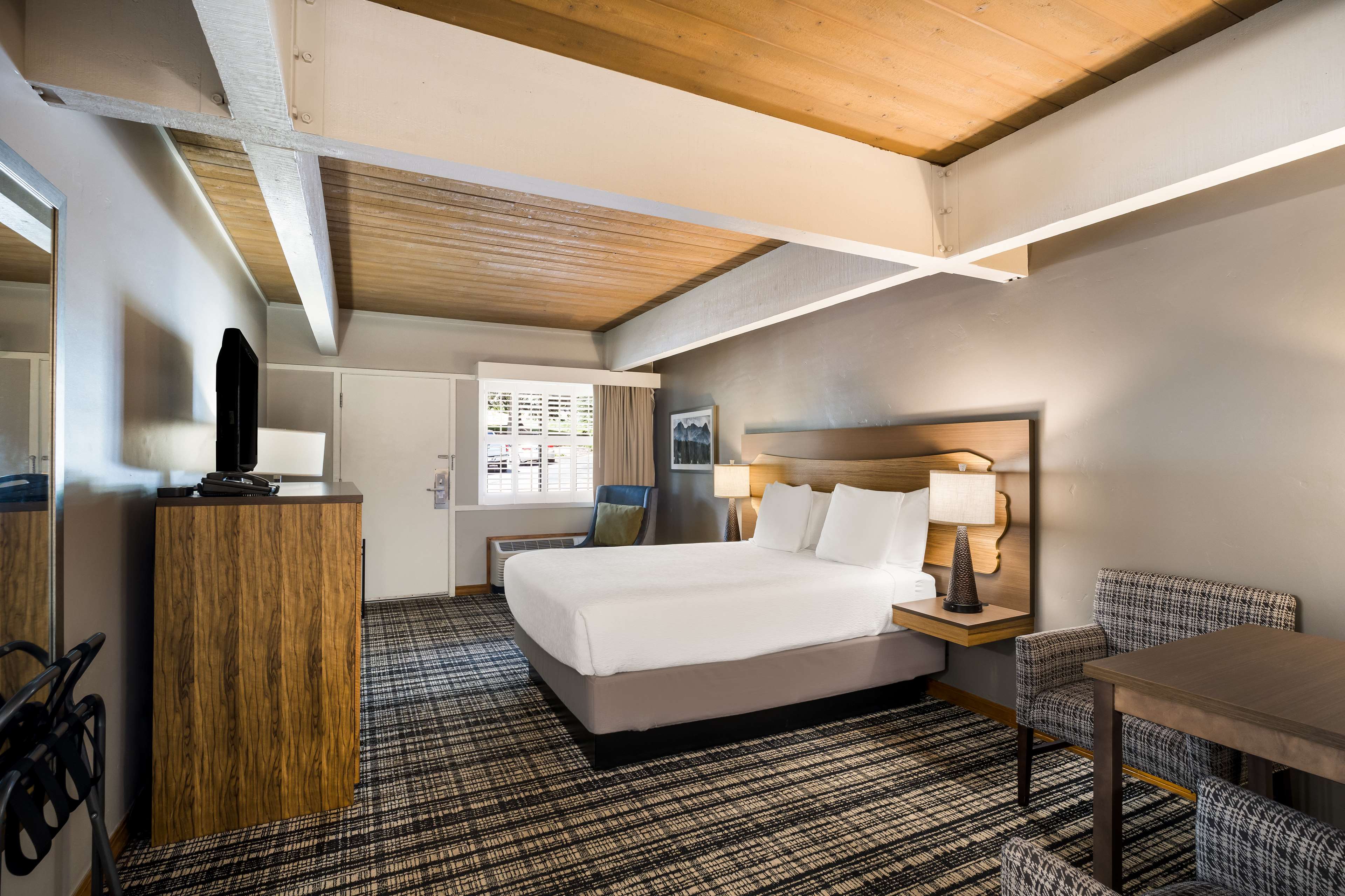 Best Western Antlers