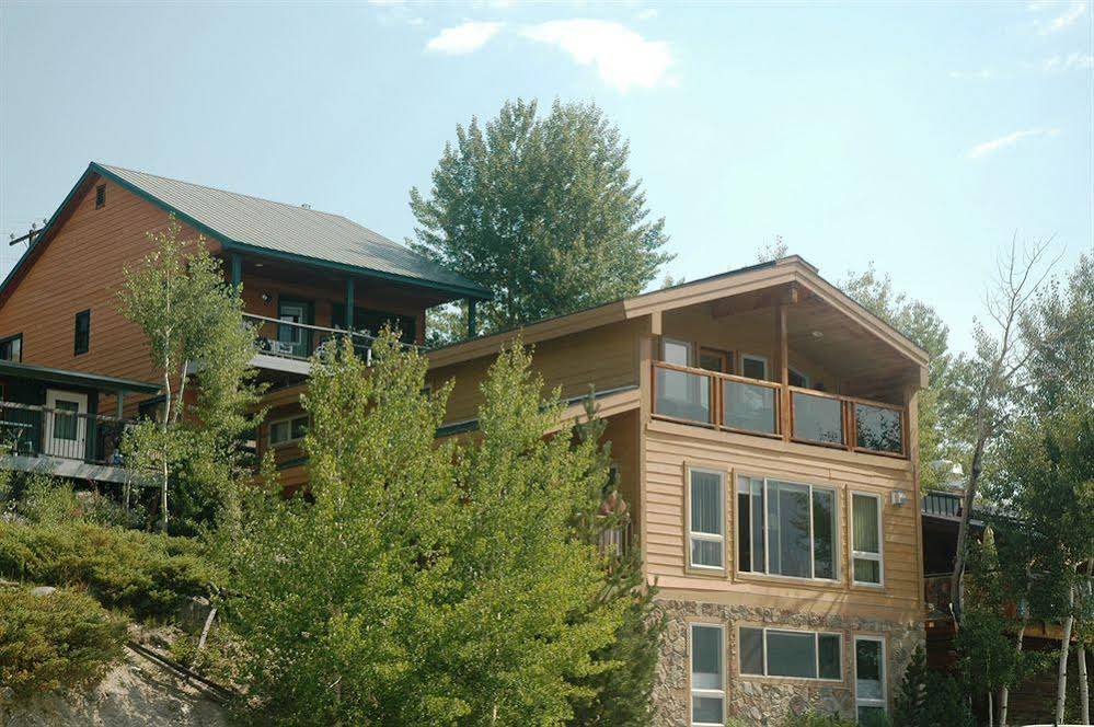 Western Riviera Lakeside Lodging & Events