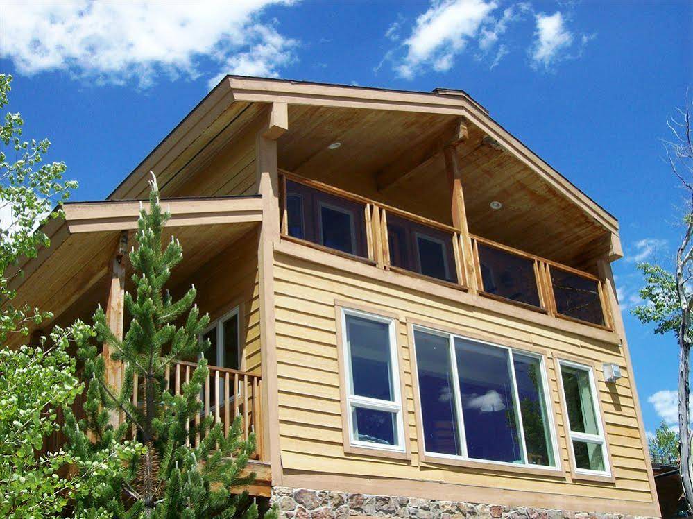 Western Riviera Lakeside Lodging & Events