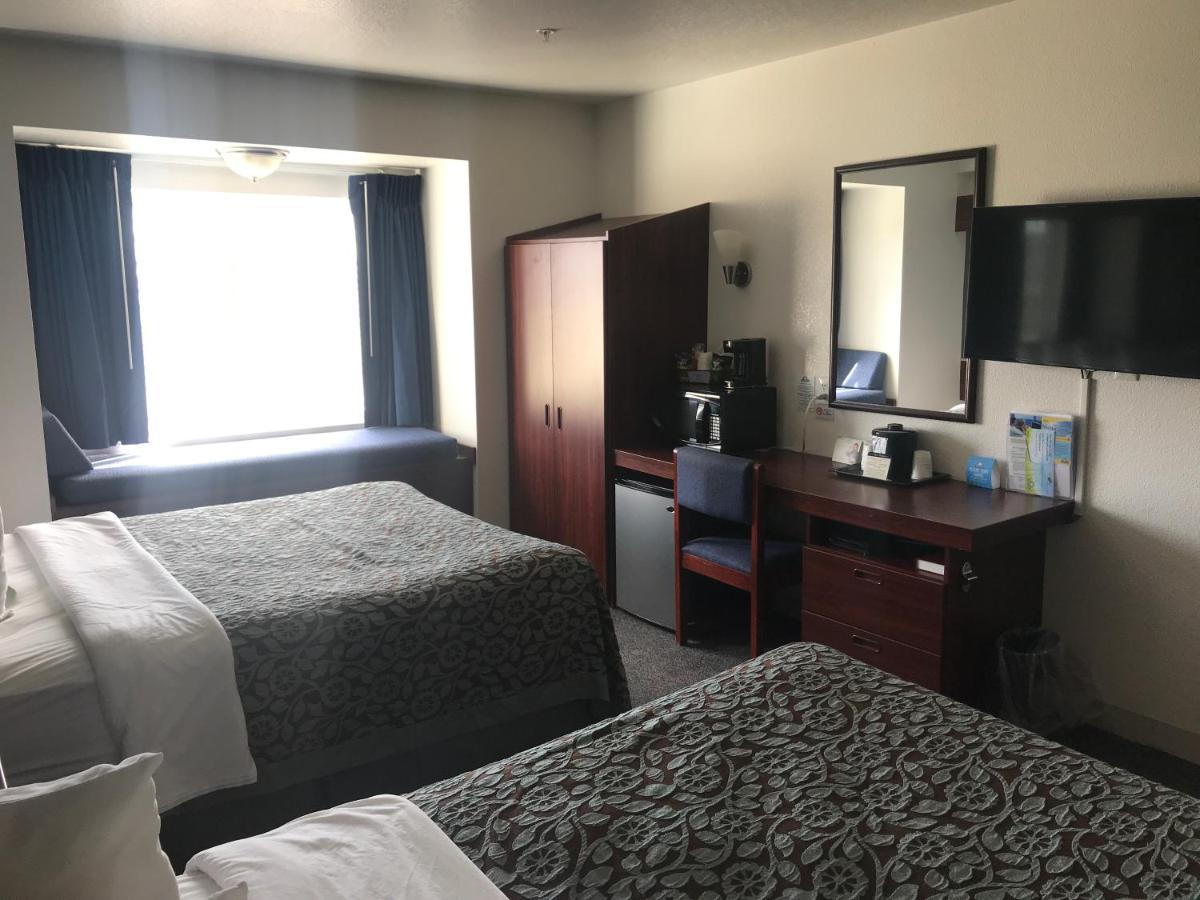 Days Inn by Wyndham Greeley