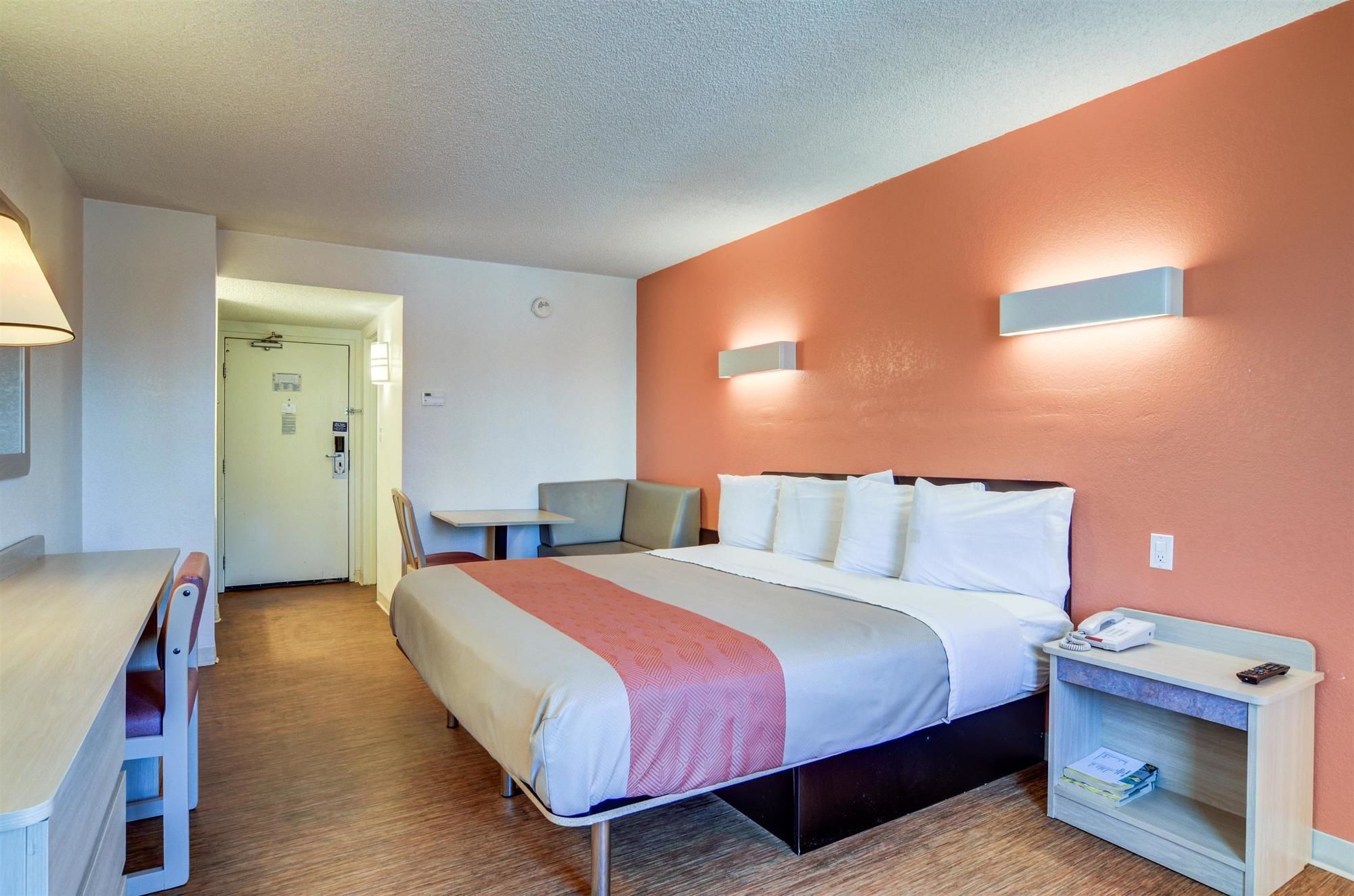 Motel 6 Denver South - South Tech Center