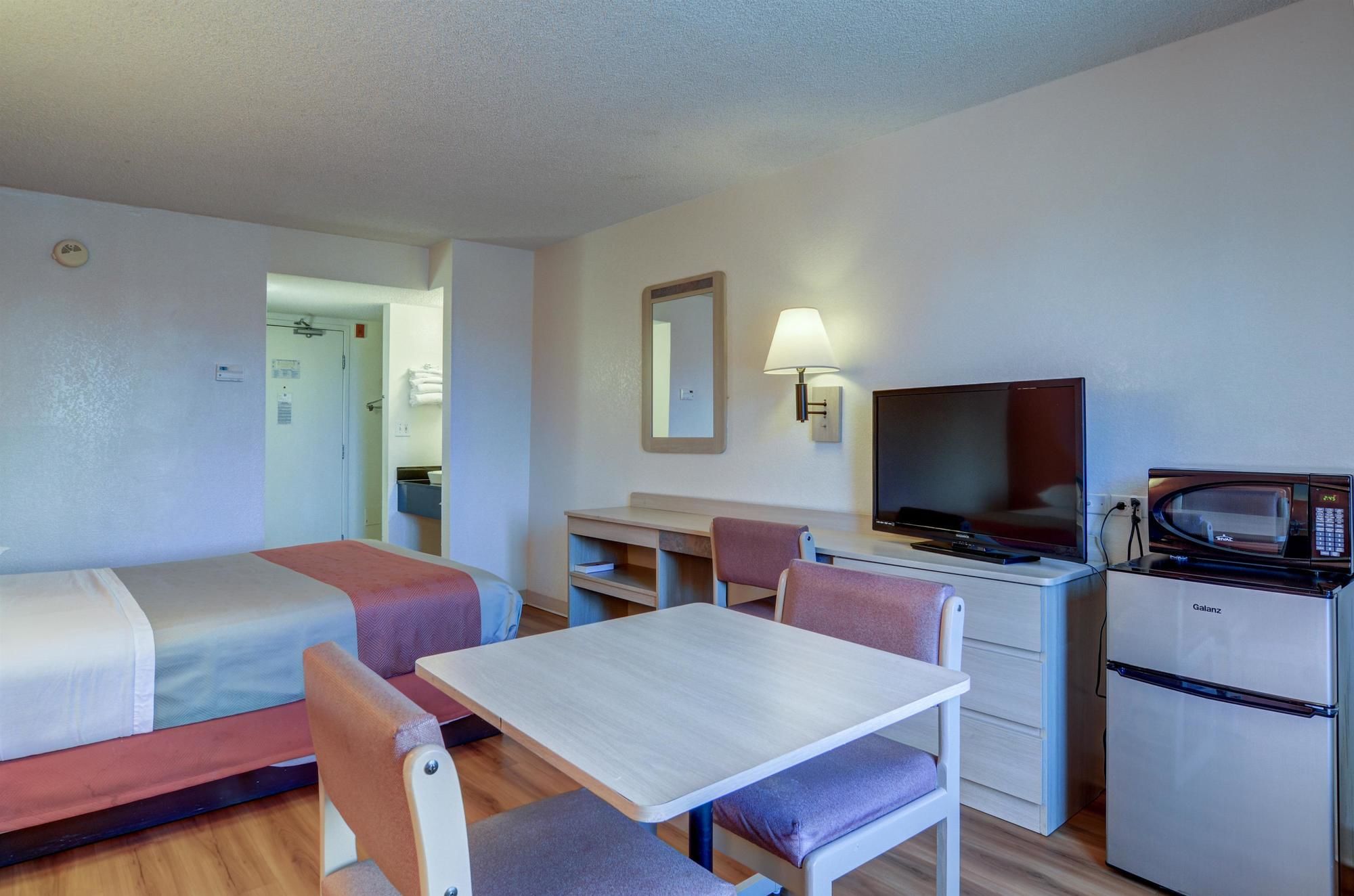 Motel 6 Denver South - South Tech Center
