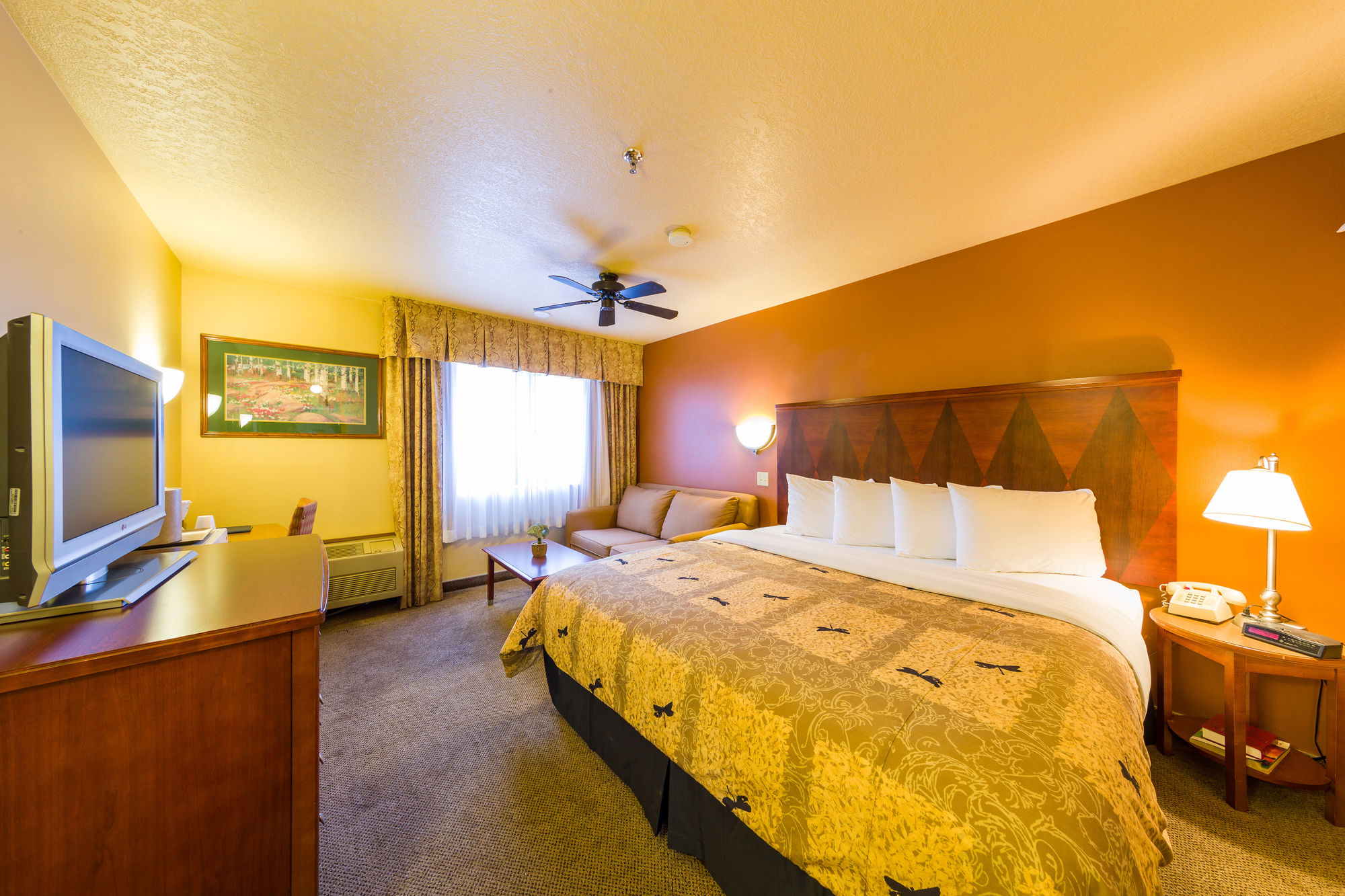 Alpine Inn & Suites