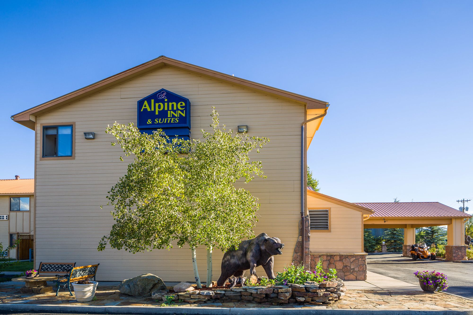 Alpine Inn & Suites