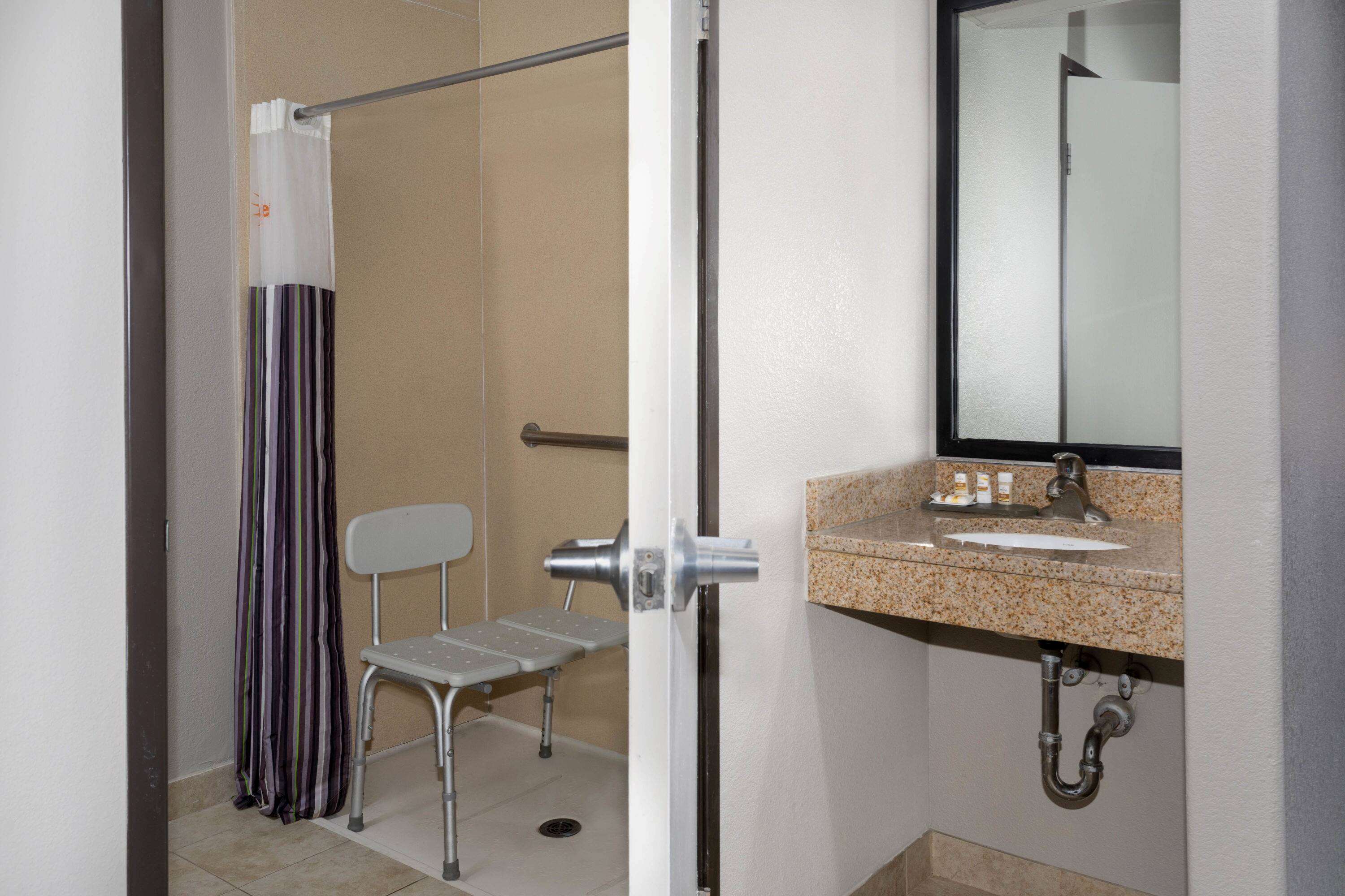 La Quinta Inn & Suites by Wyndham Henderson-Northeast Denver