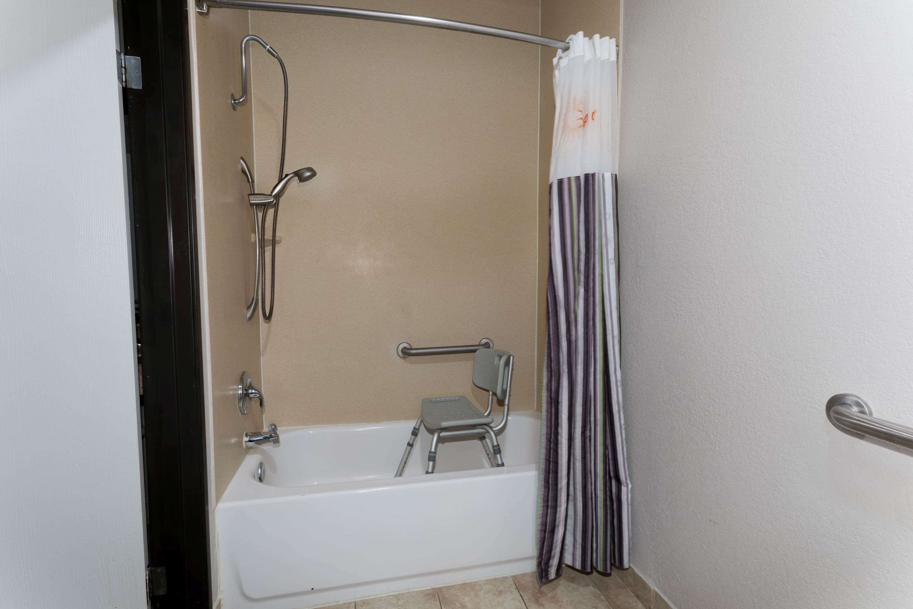 La Quinta Inn & Suites by Wyndham Henderson-Northeast Denver