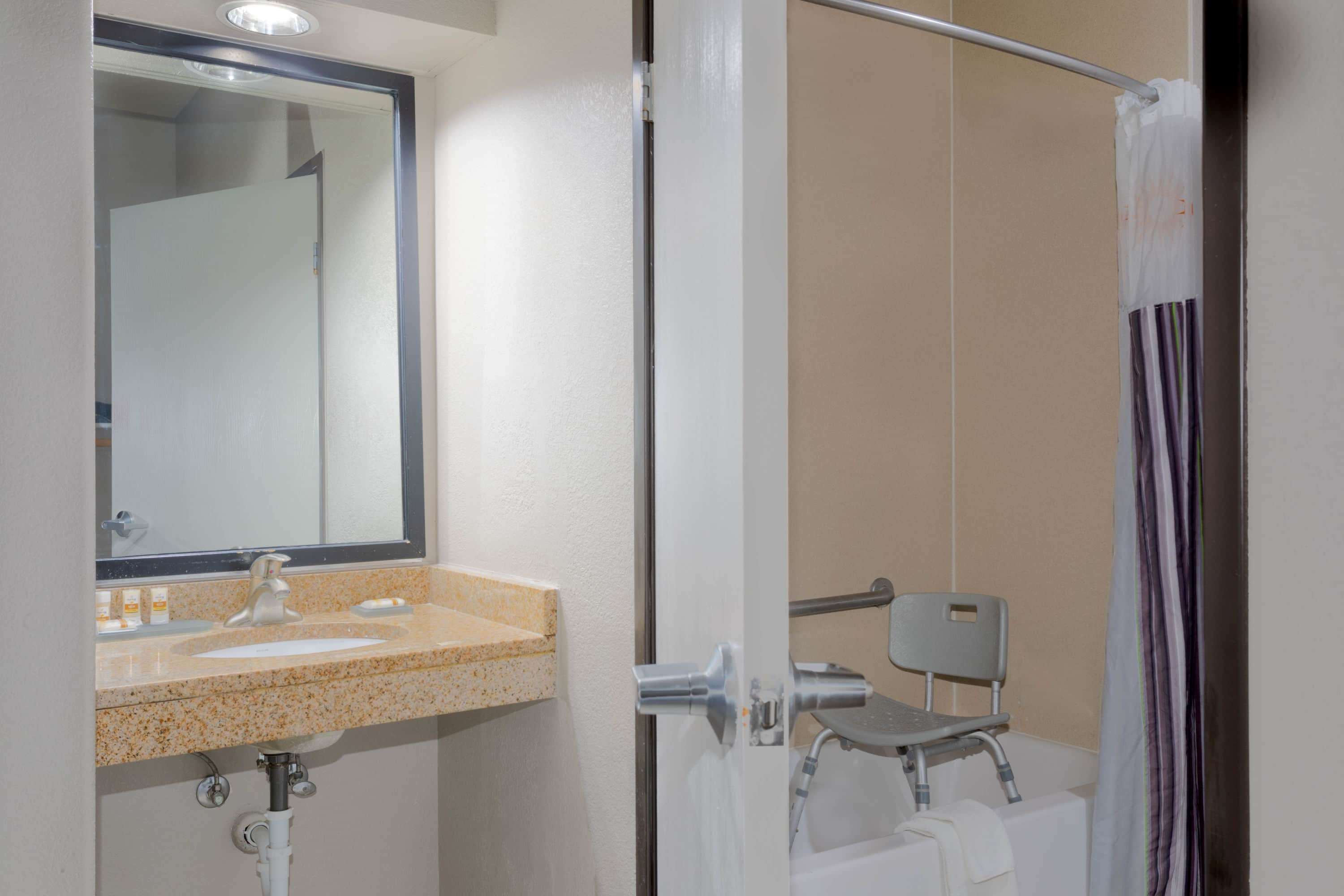 La Quinta Inn & Suites by Wyndham Henderson-Northeast Denver