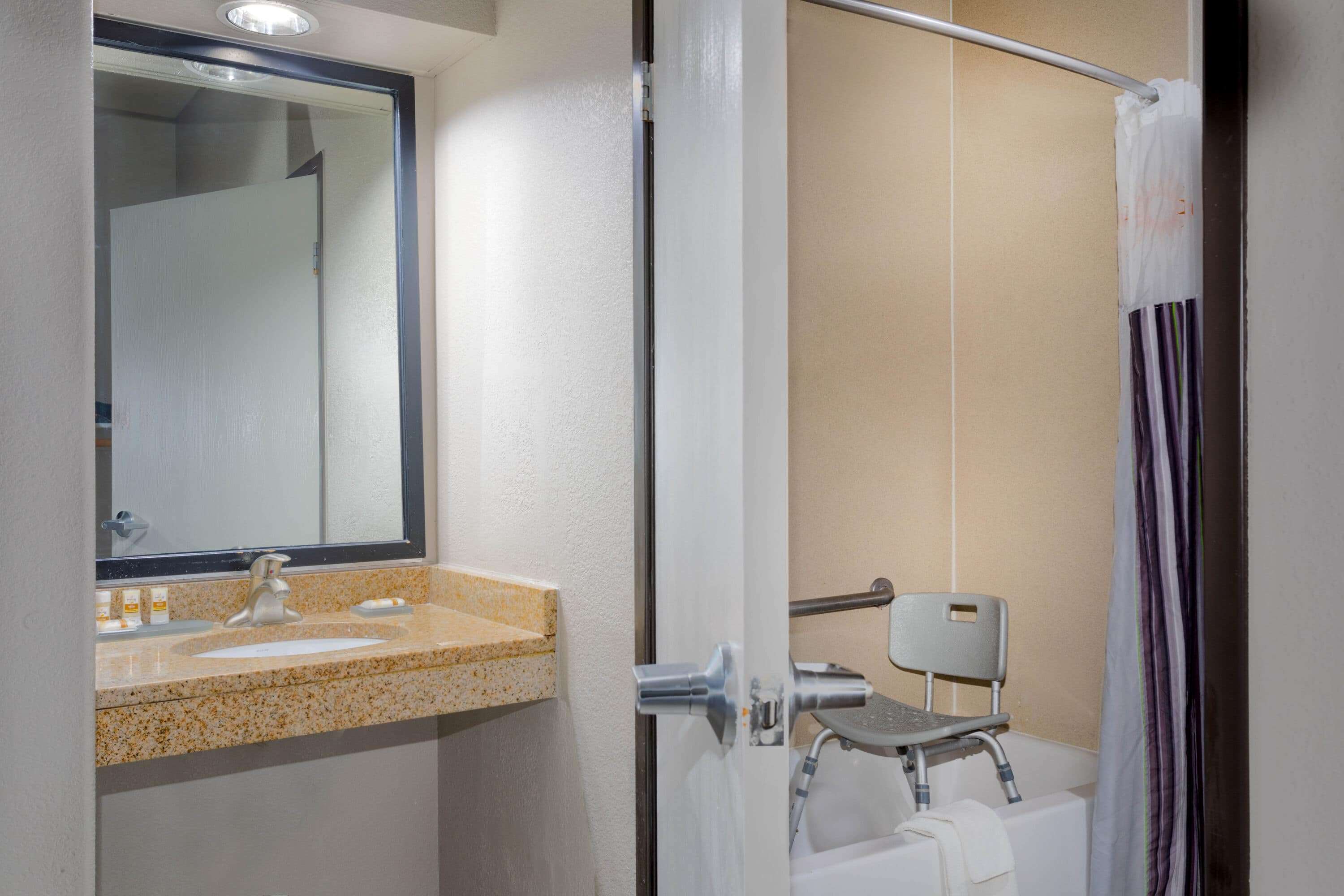 La Quinta Inn & Suites by Wyndham Henderson-Northeast Denver