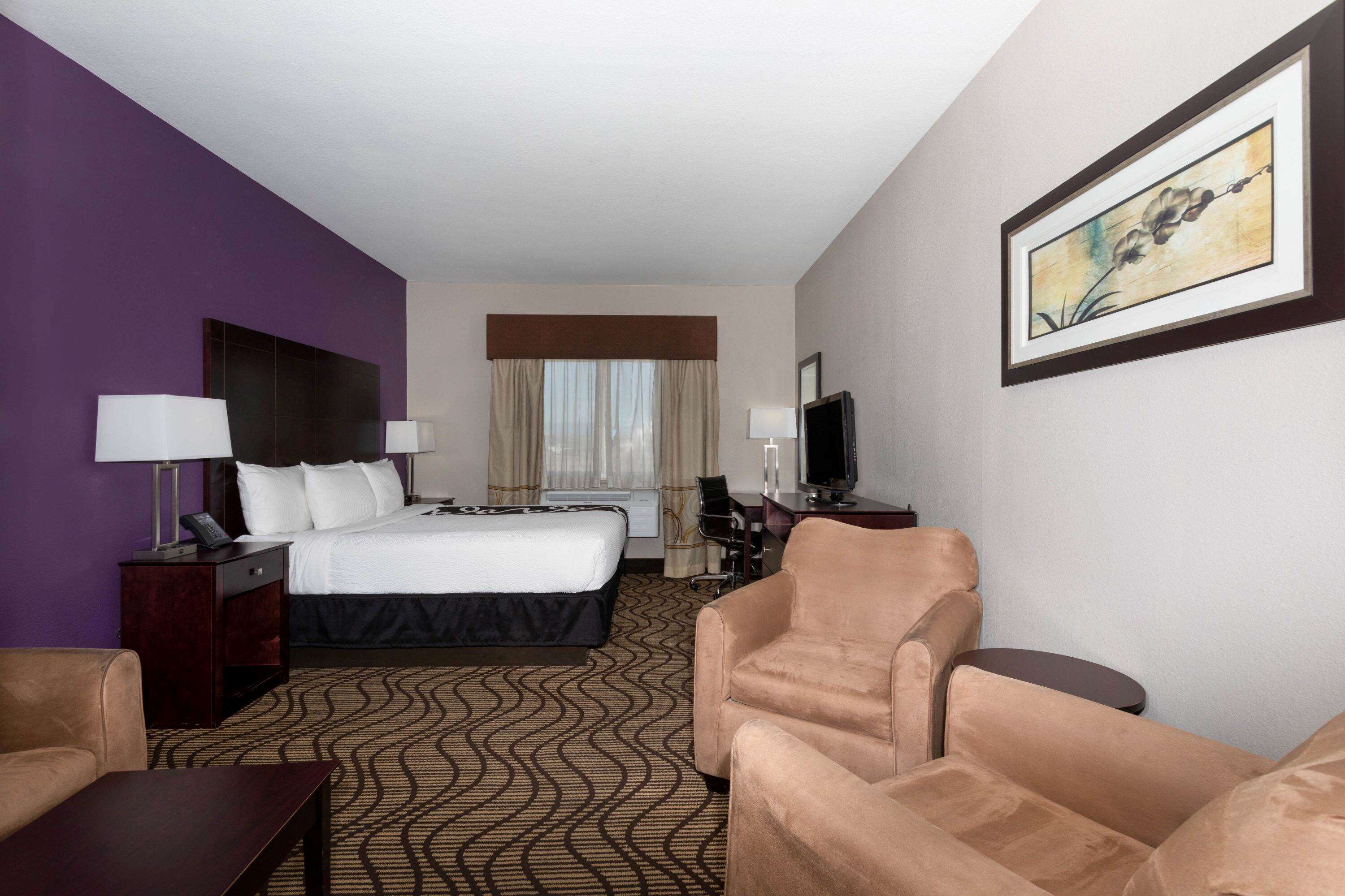 La Quinta Inn & Suites by Wyndham Henderson-Northeast Denver