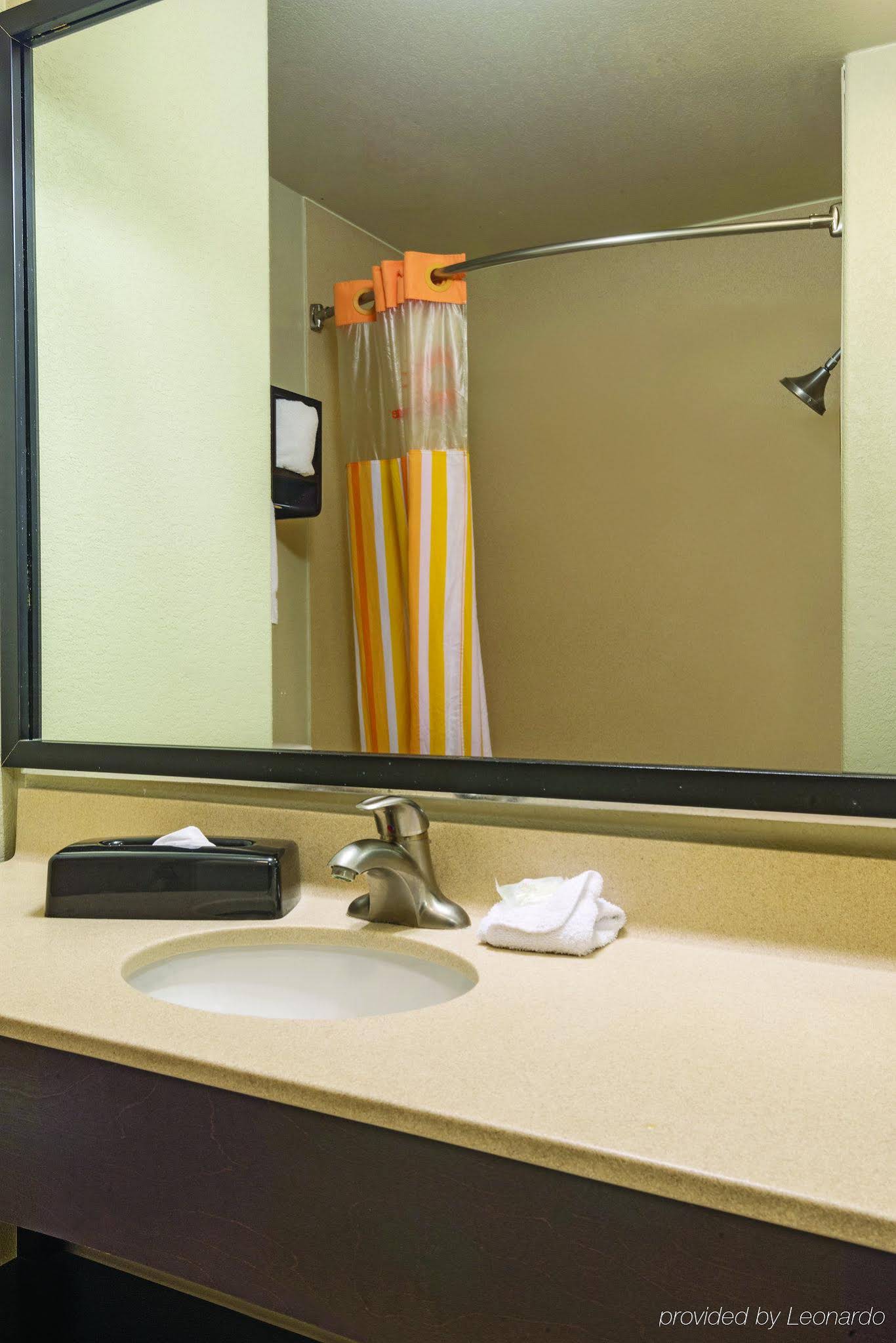La Quinta Inn & Suites by Wyndham Henderson-Northeast Denver
