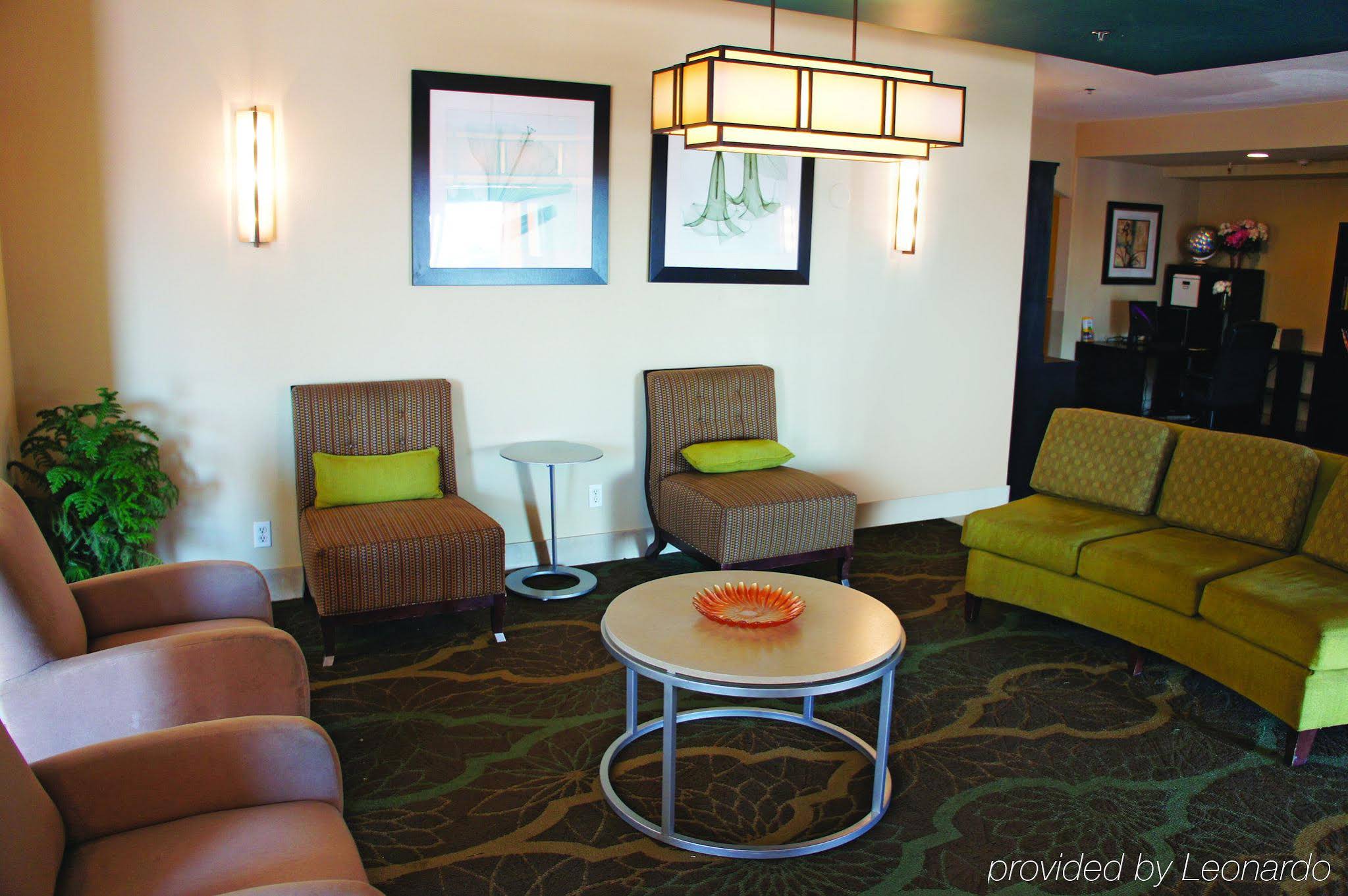 La Quinta Inn & Suites by Wyndham Henderson-Northeast Denver
