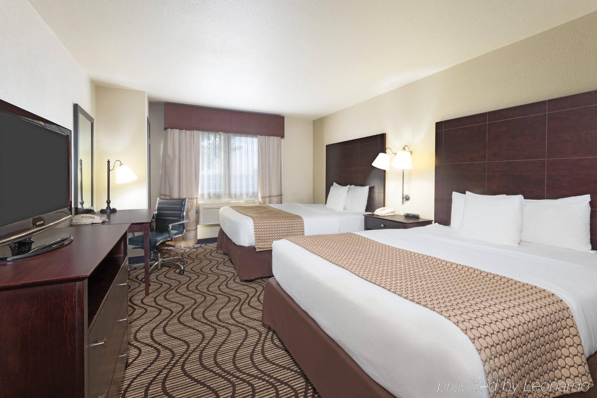 La Quinta Inn & Suites by Wyndham Henderson-Northeast Denver