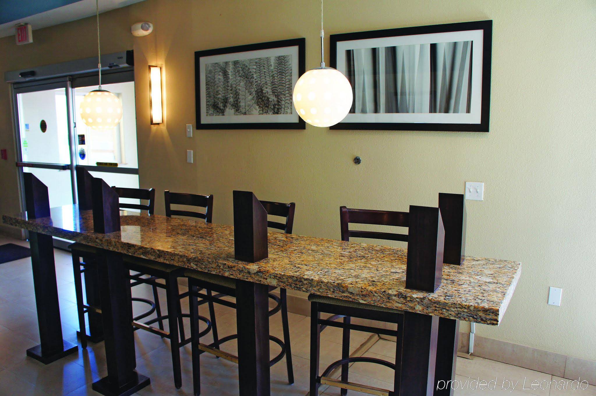 La Quinta Inn & Suites by Wyndham Henderson-Northeast Denver