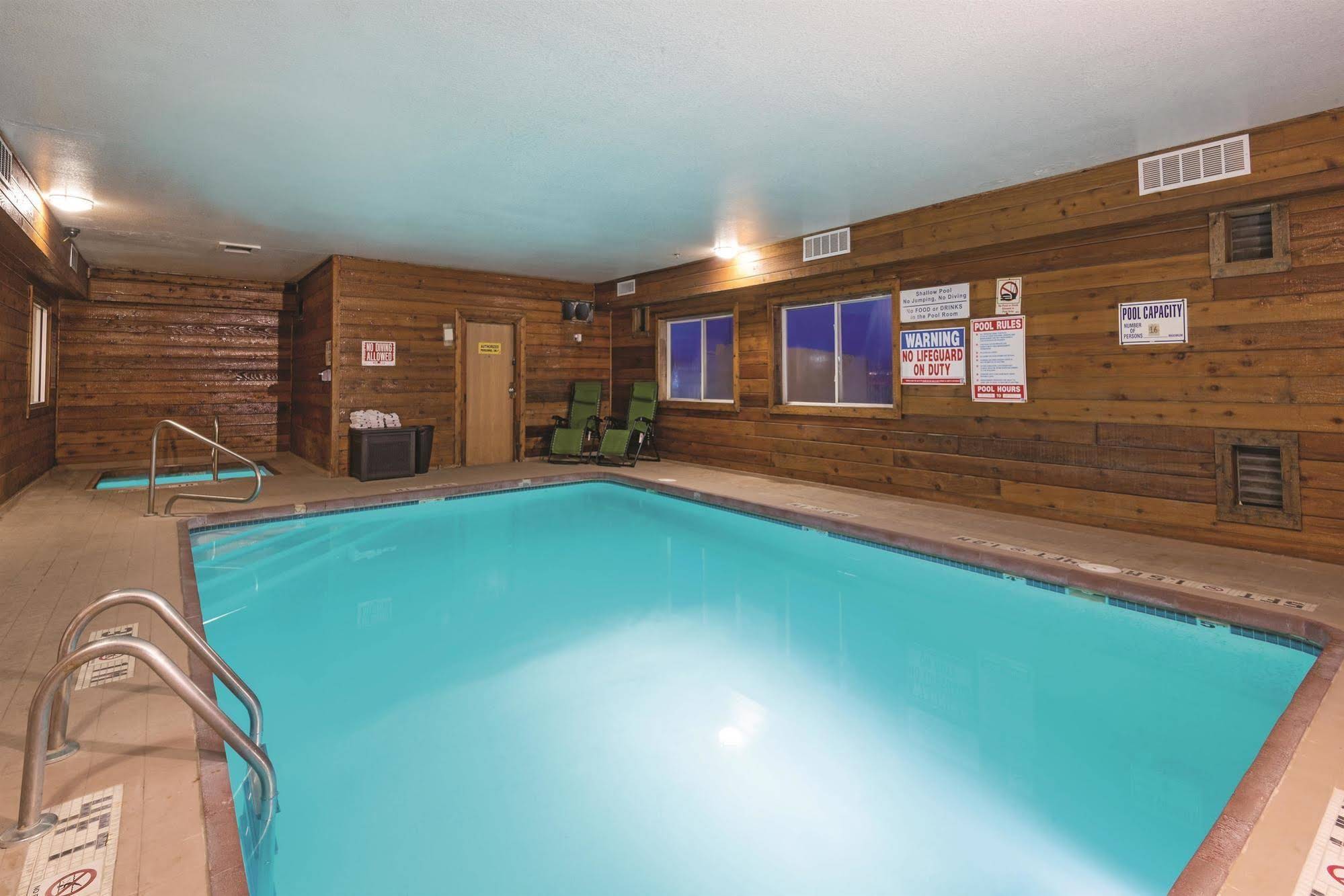 La Quinta Inn & Suites by Wyndham Henderson-Northeast Denver