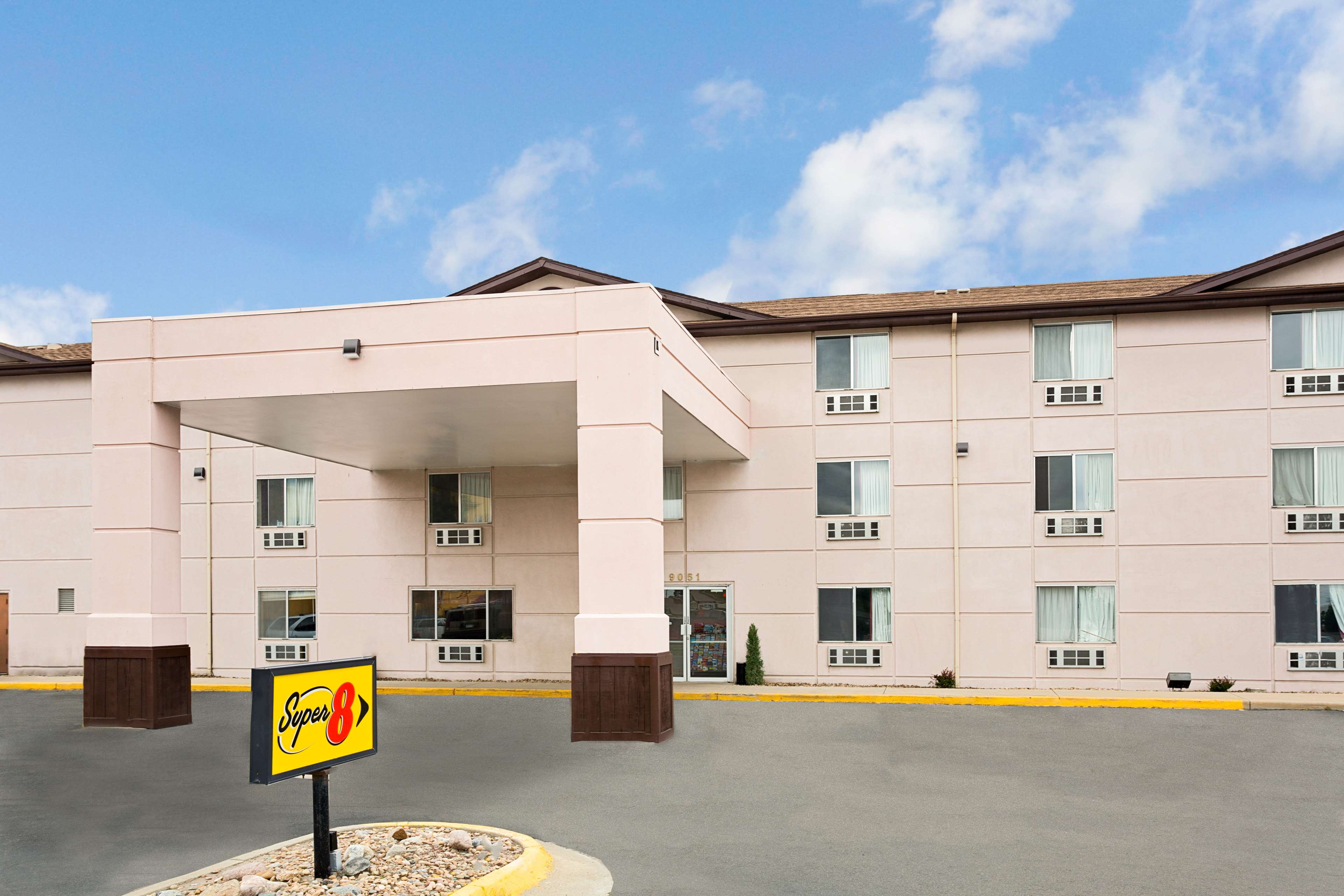 Super 8 by Wyndham Henderson North East Denver