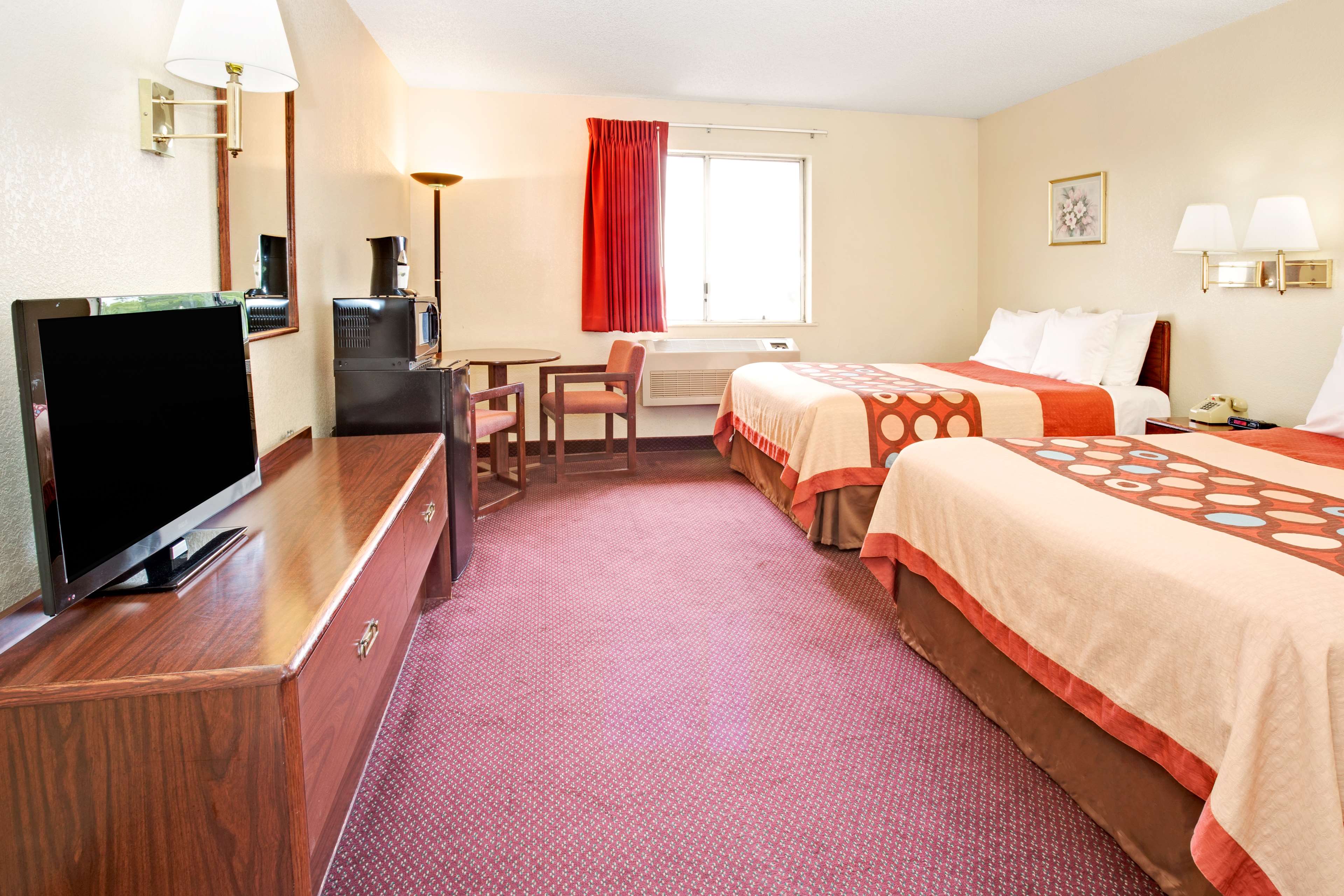 Super 8 by Wyndham Henderson North East Denver
