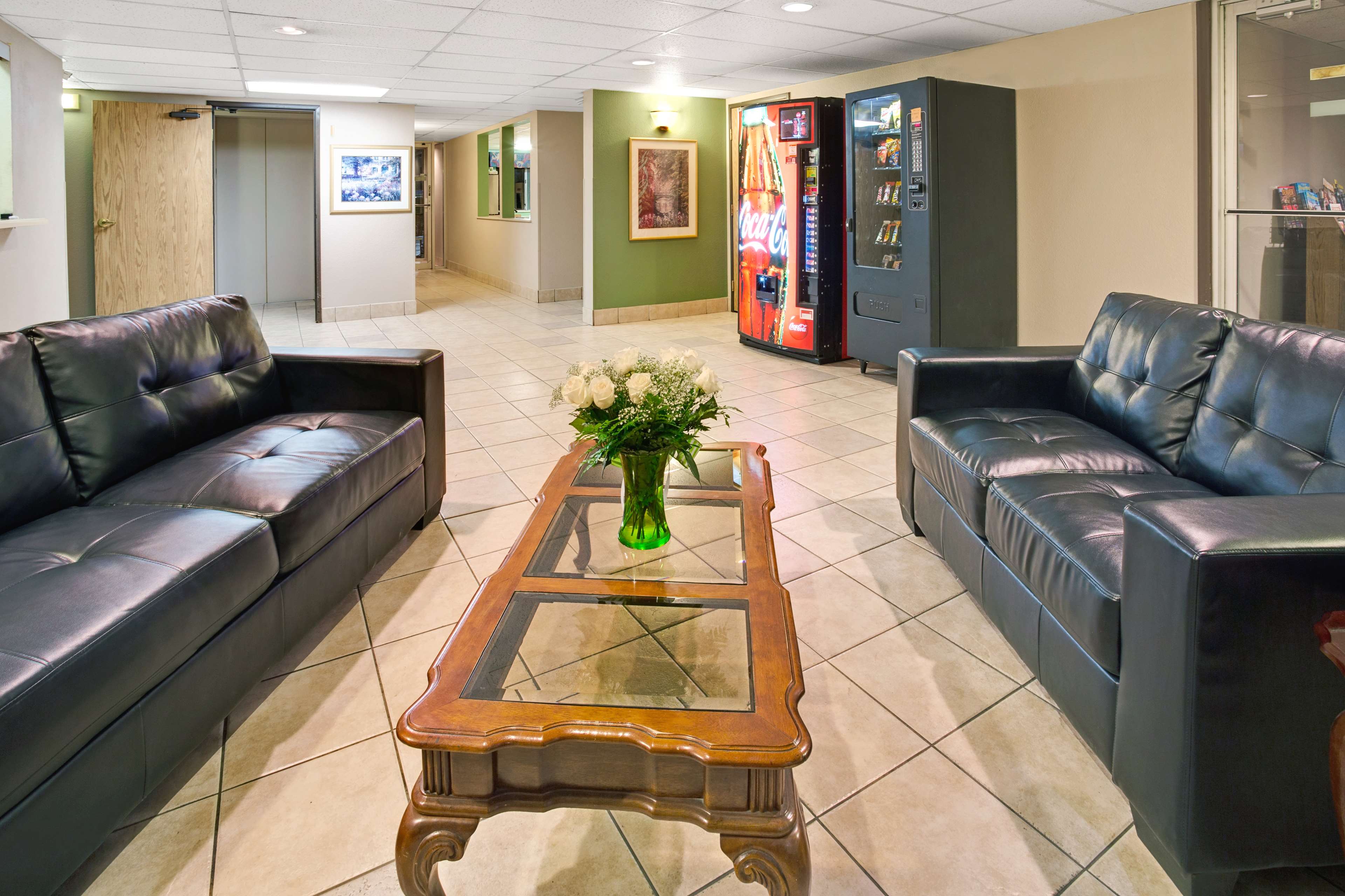 Super 8 by Wyndham Henderson North East Denver