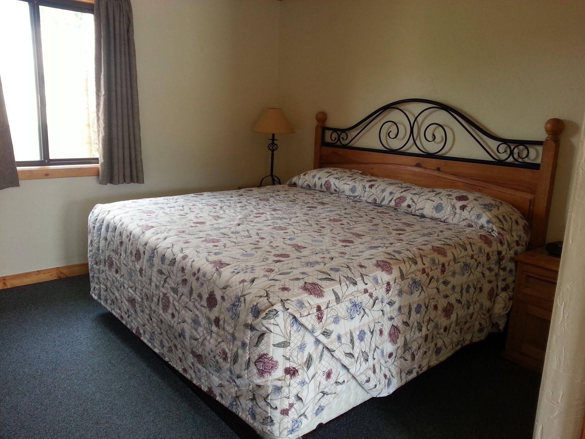 The Canyon Motel