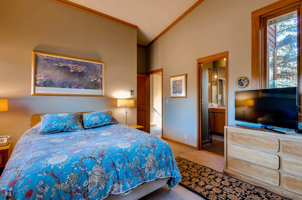Aspen Ridge Condominiums