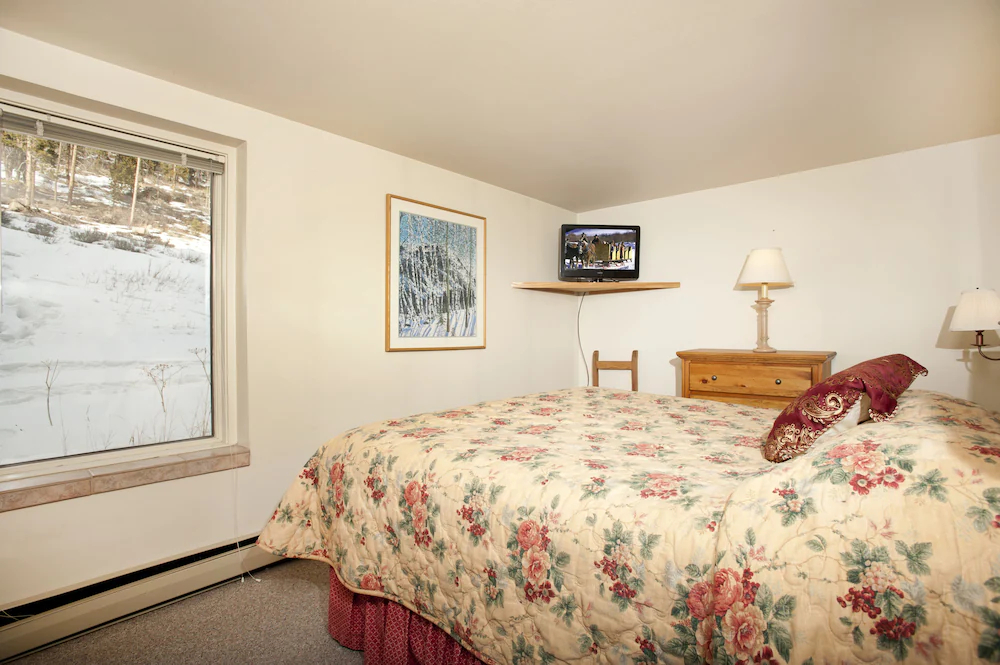 Aspen Ridge Condominiums