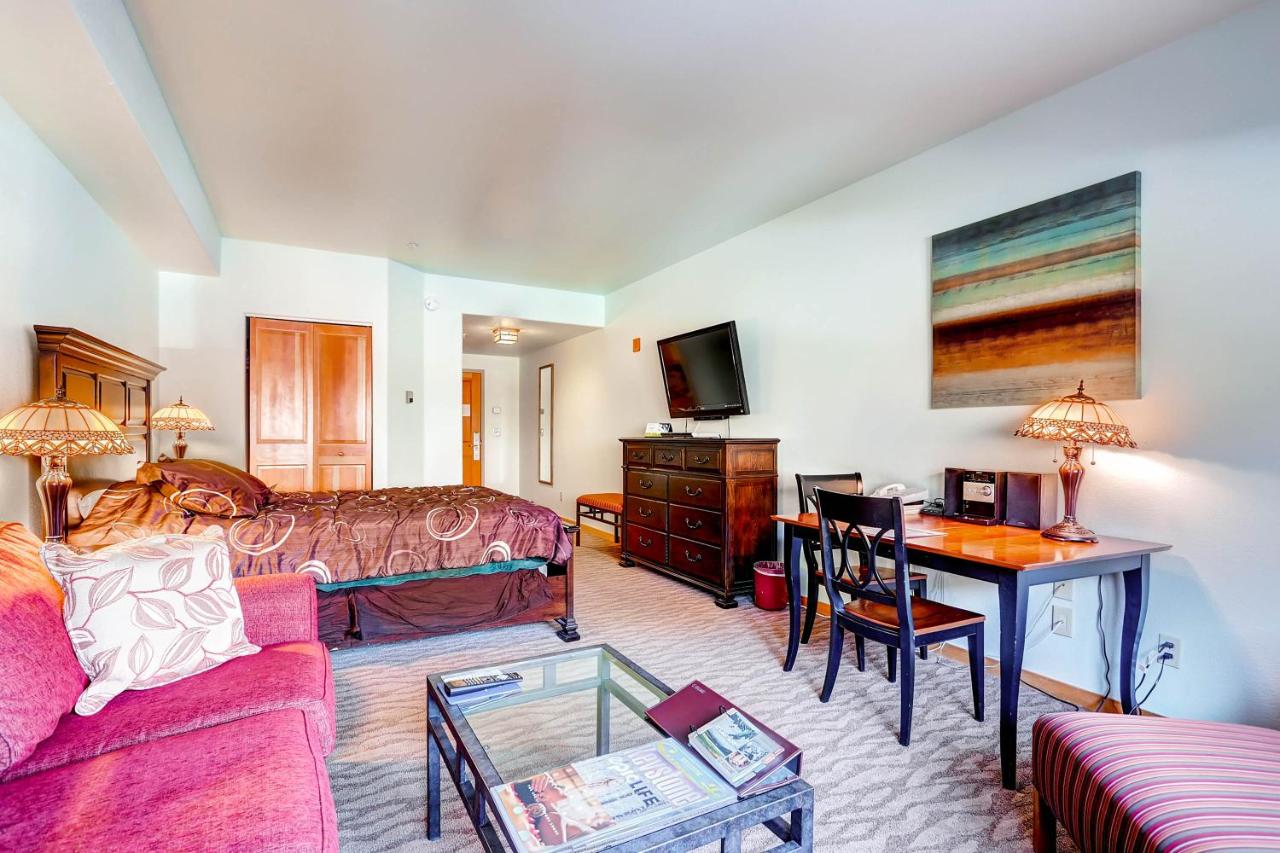 Gateway Mountain Lodge