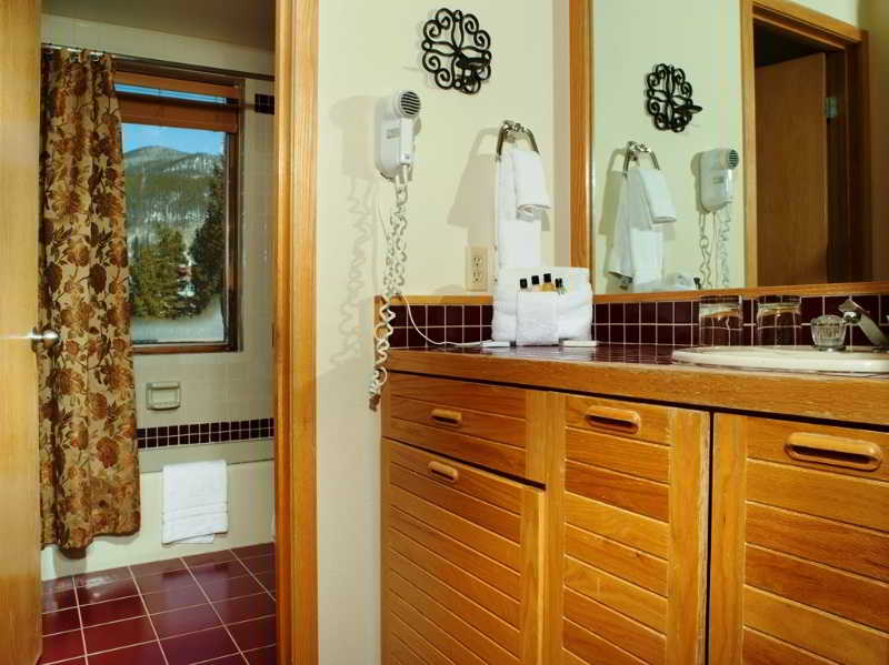 Slopeside Lodge