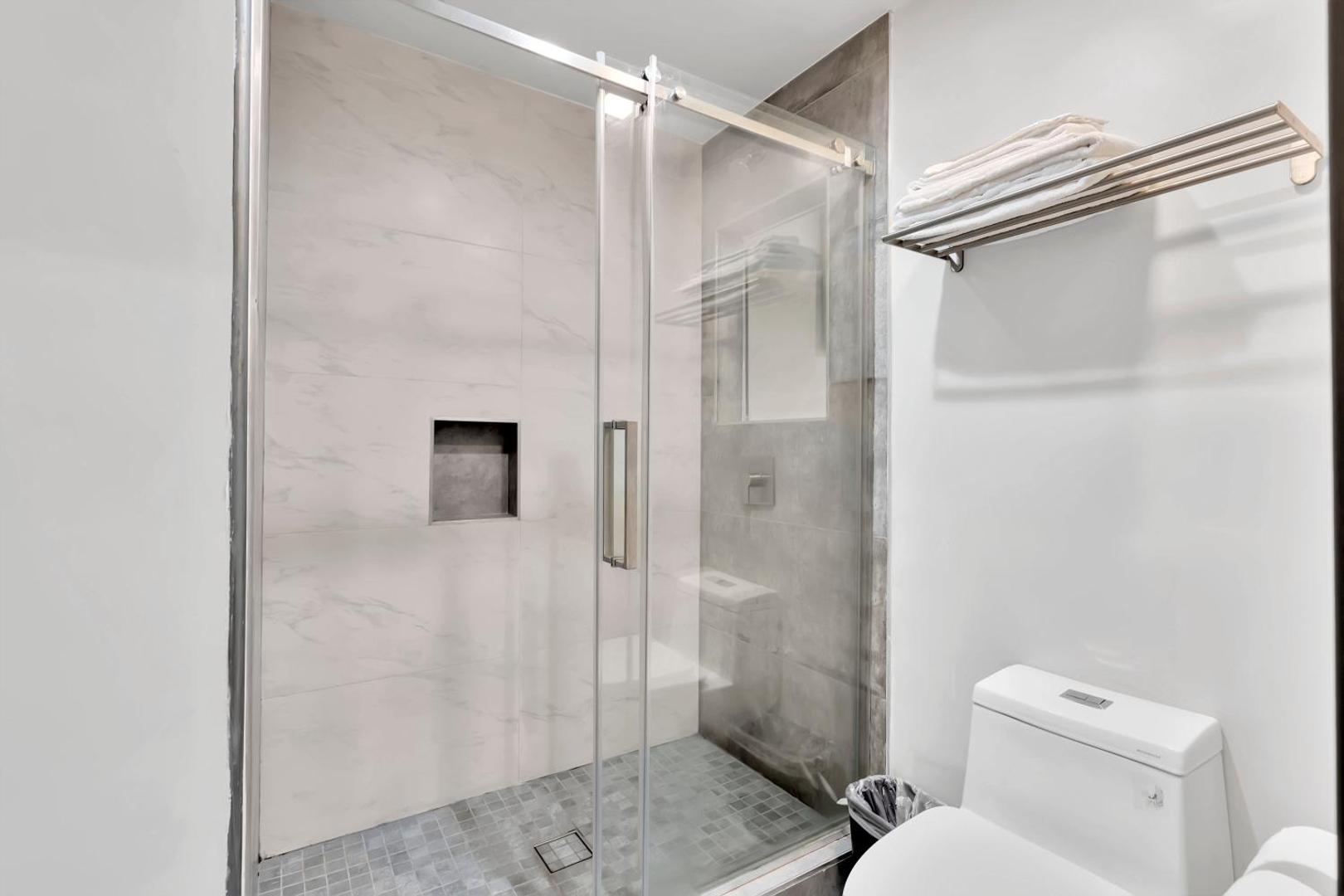 Exclusivo Inn & Suites