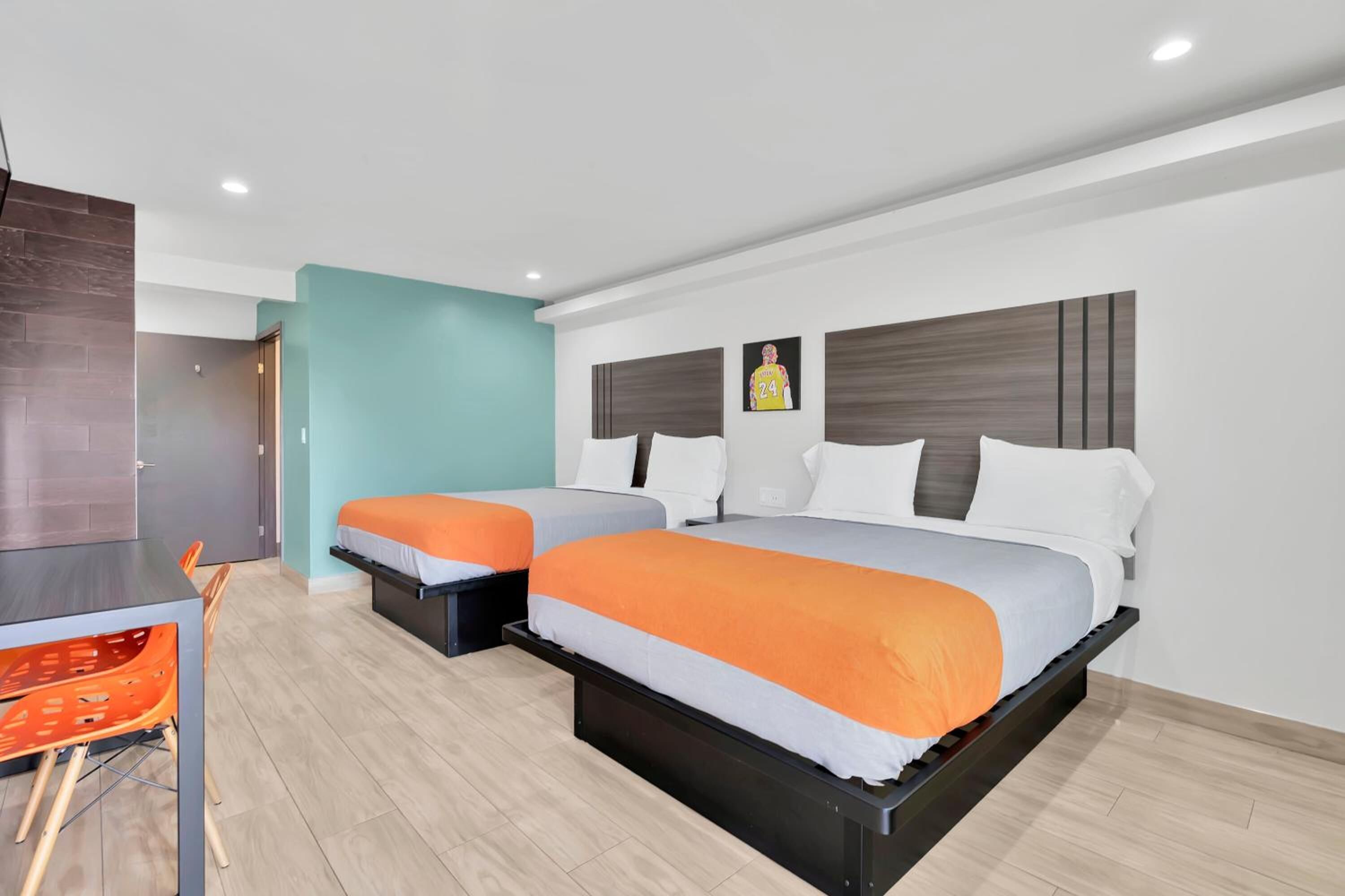 Exclusivo Inn & Suites