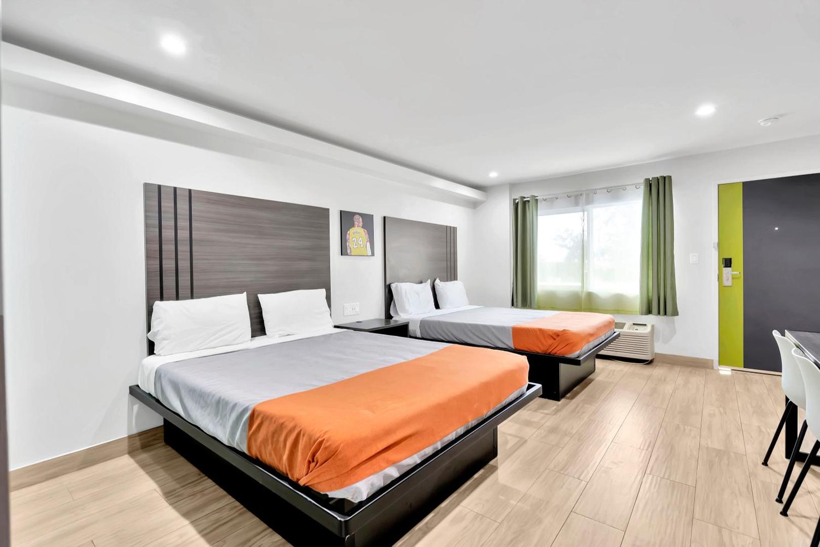 Exclusivo Inn & Suites