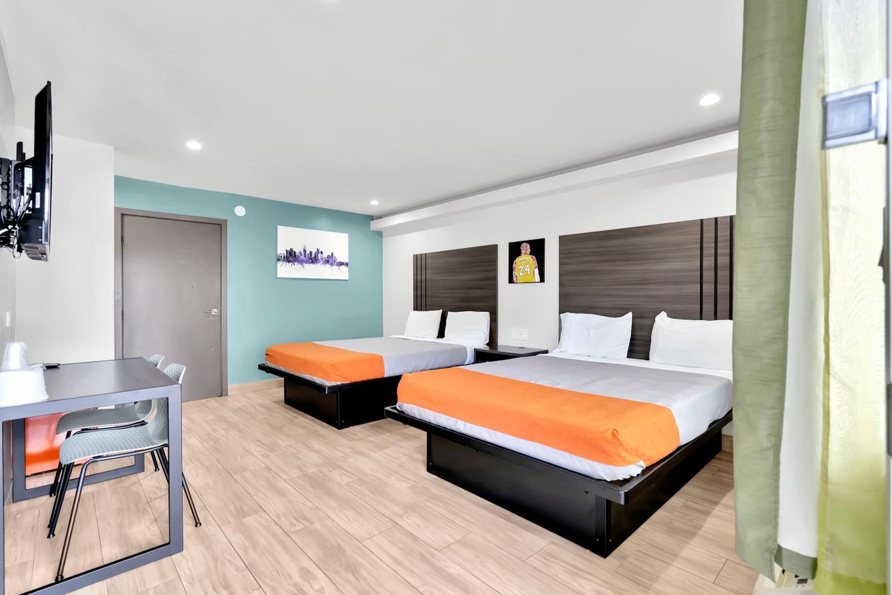 Exclusivo Inn & Suites