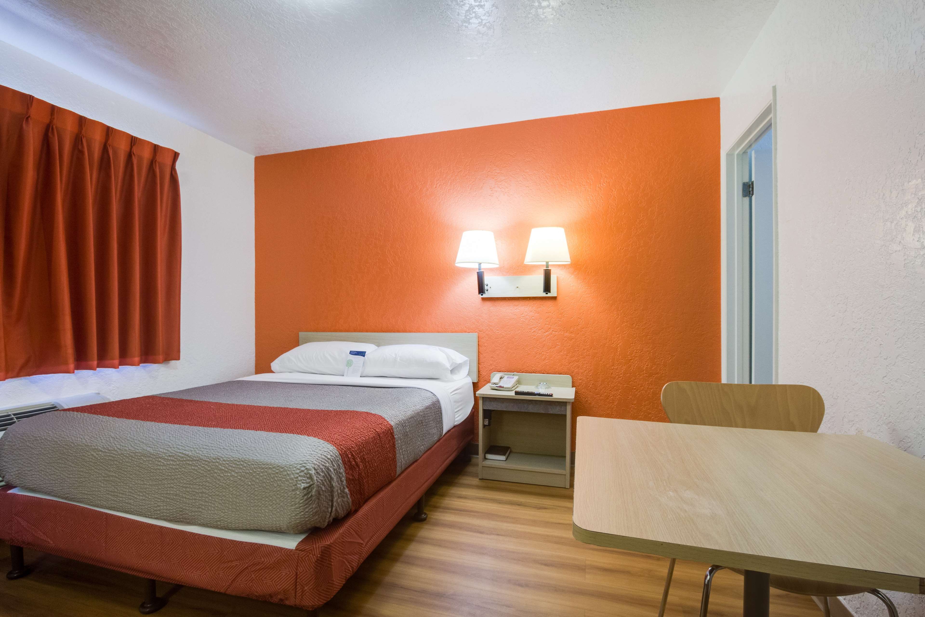 Park Inn by Radisson Lakewood