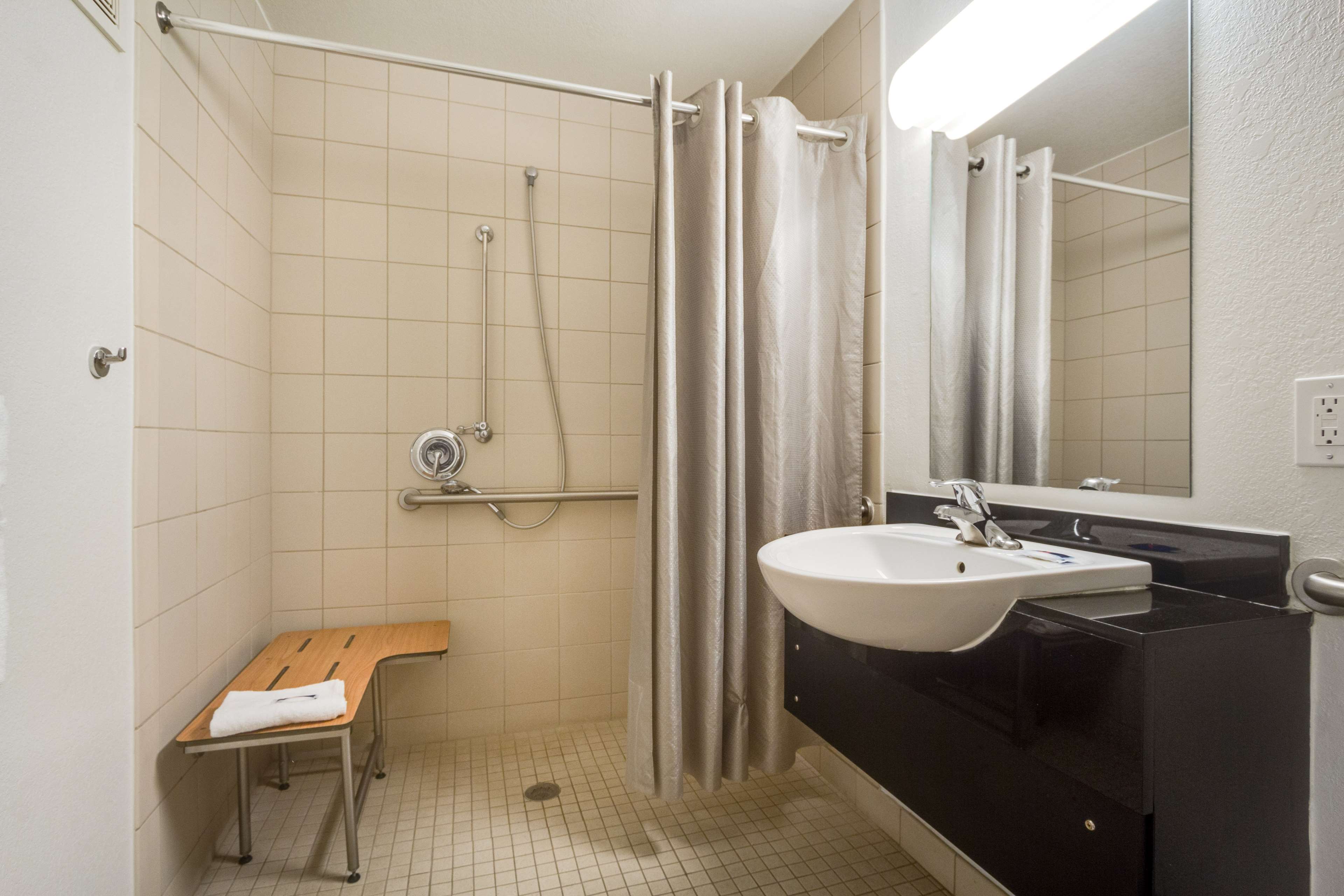 Park Inn by Radisson Lakewood