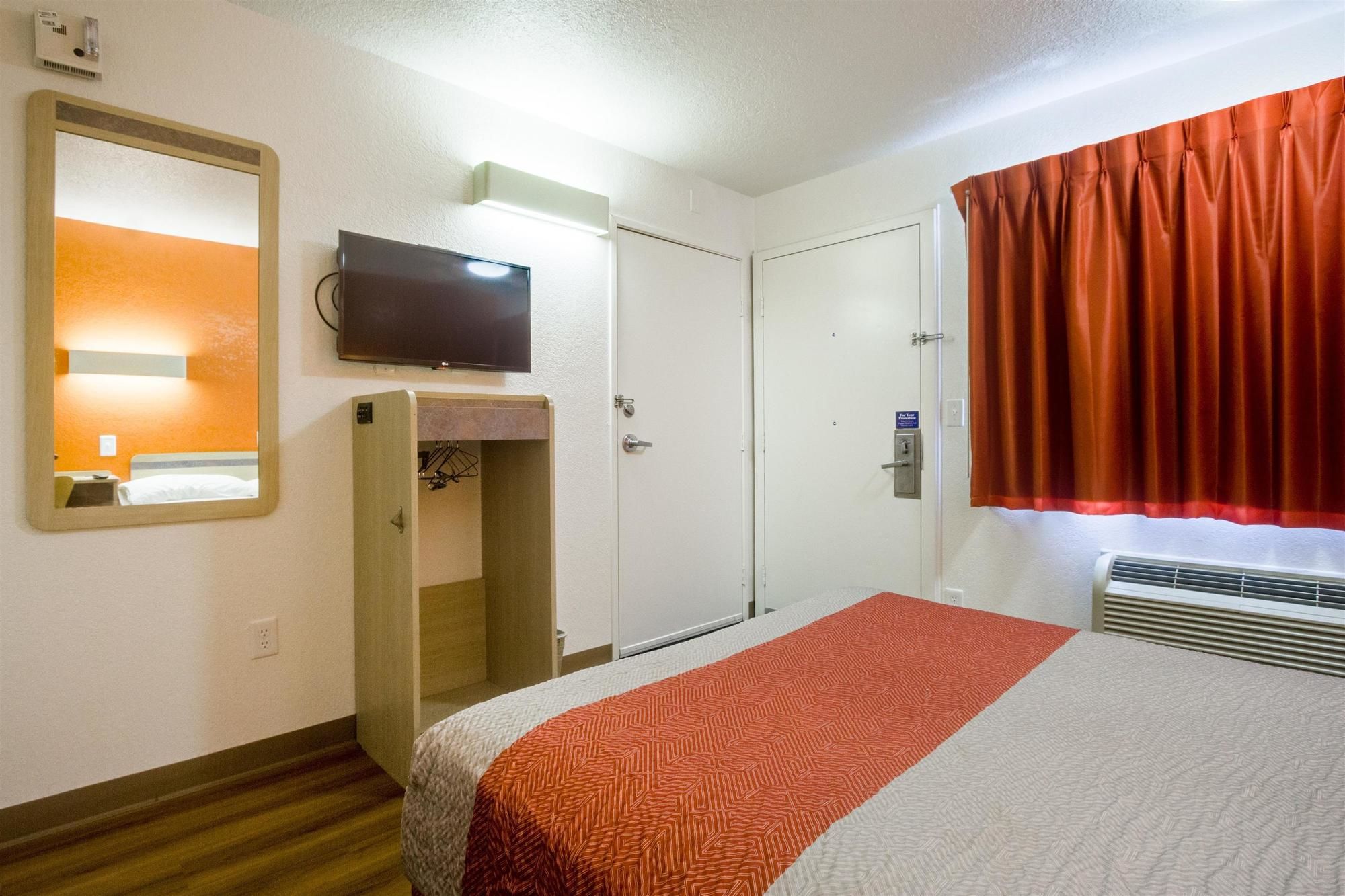 Park Inn by Radisson Lakewood