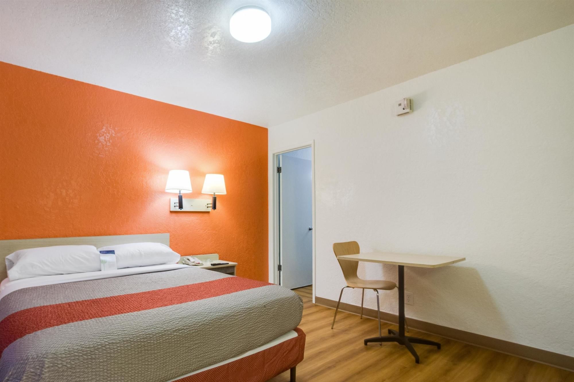 Park Inn by Radisson Lakewood