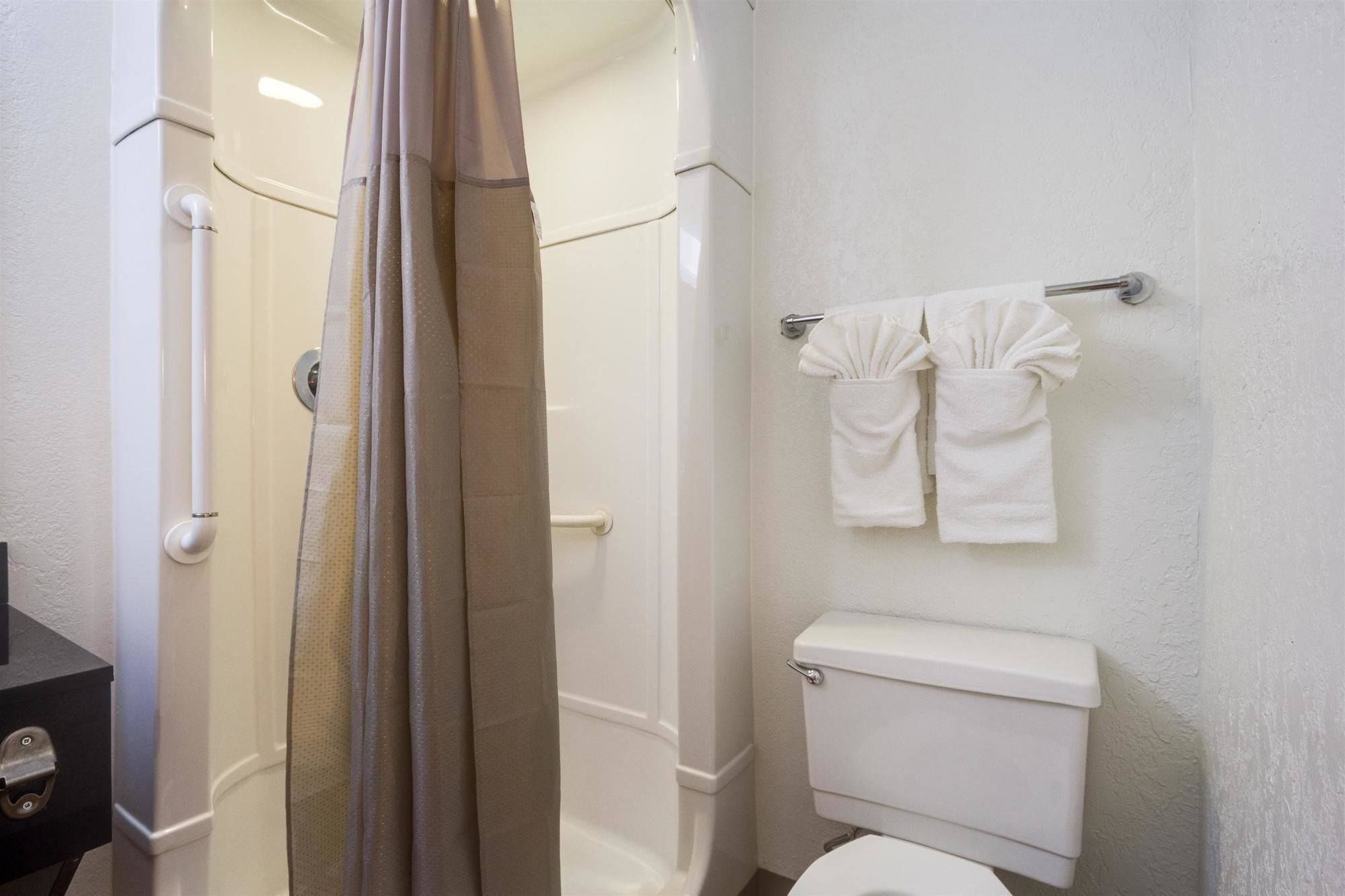 Park Inn by Radisson Lakewood