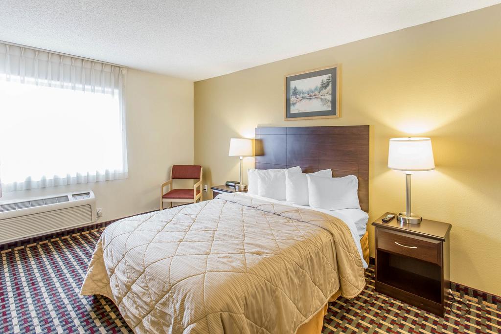 Spark by Hilton Lakewood Denver Southwest