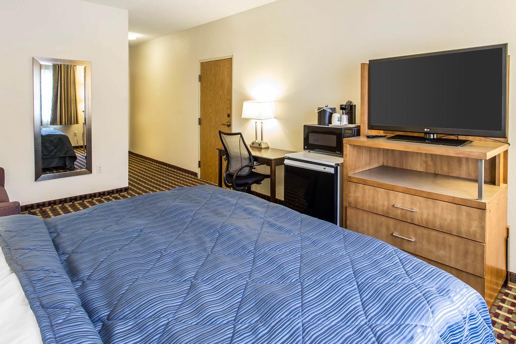 Spark by Hilton Lakewood Denver Southwest