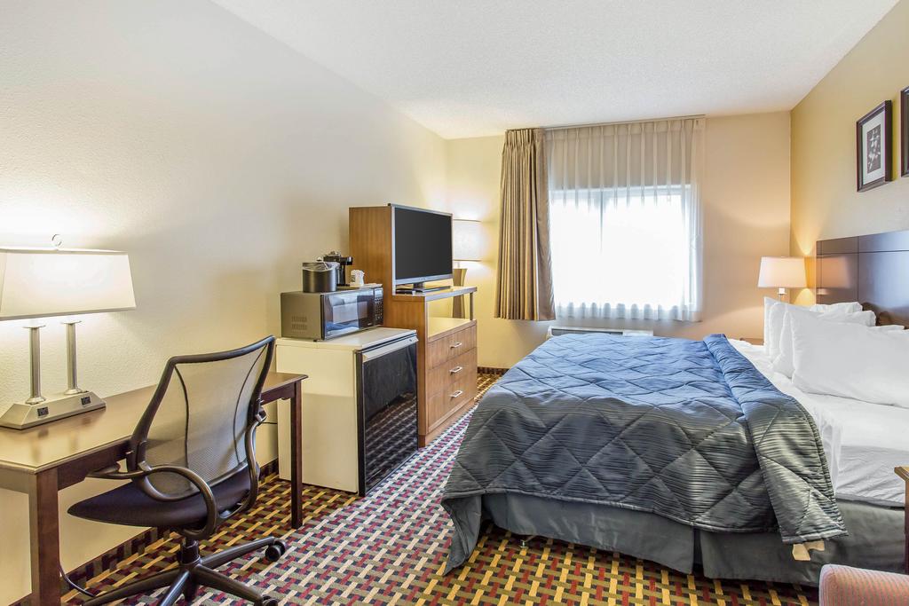Spark by Hilton Lakewood Denver Southwest
