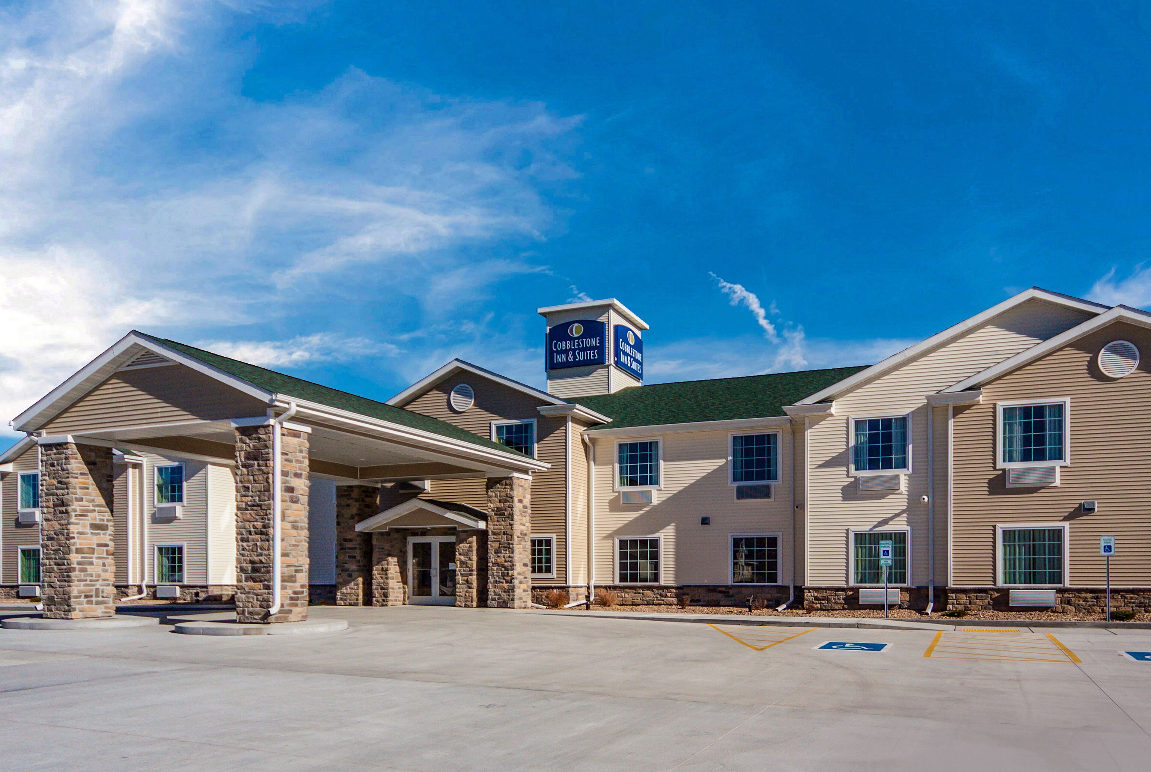 Cobblestone Hotel & Suites - Lamar