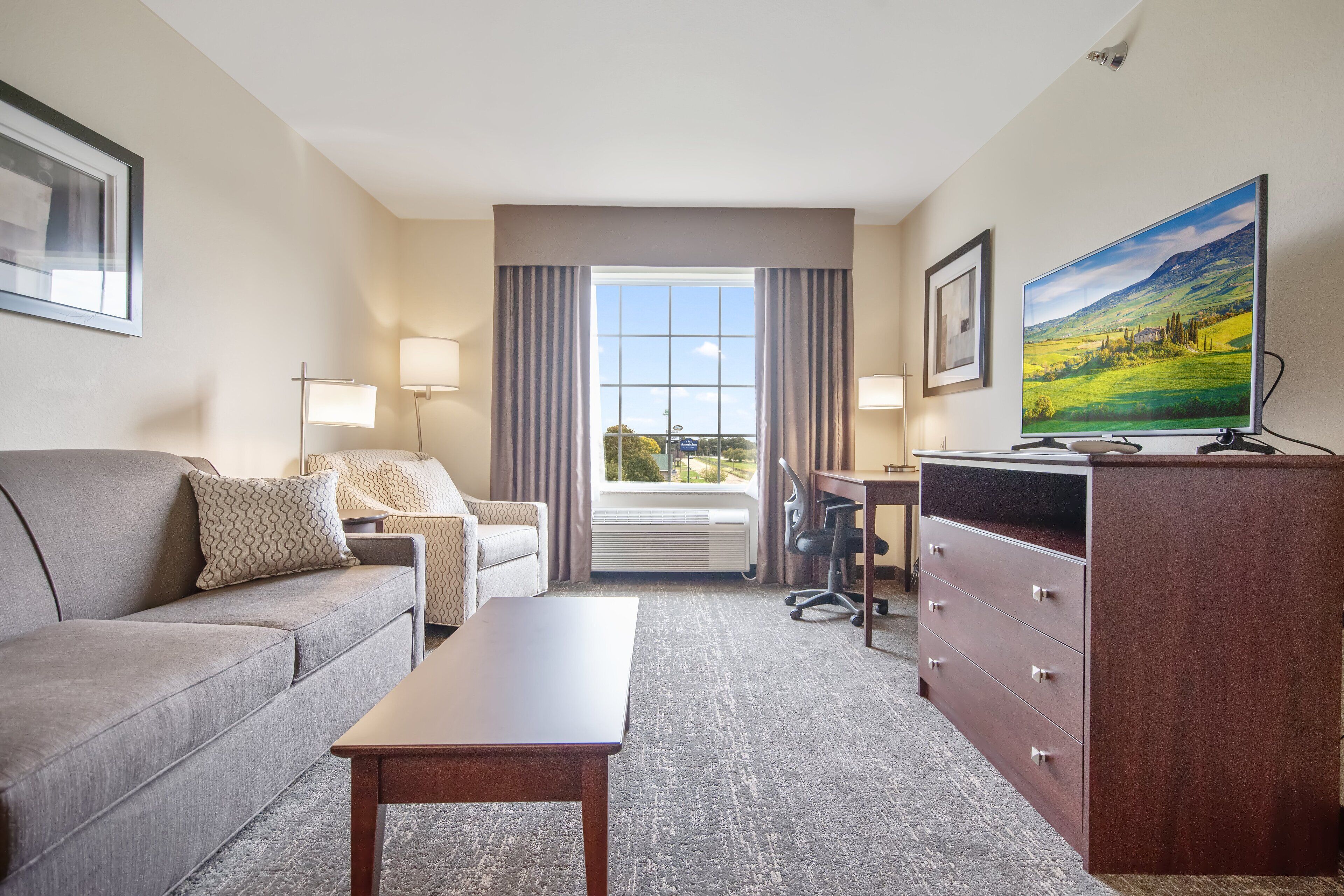 Cobblestone Hotel & Suites - Lamar