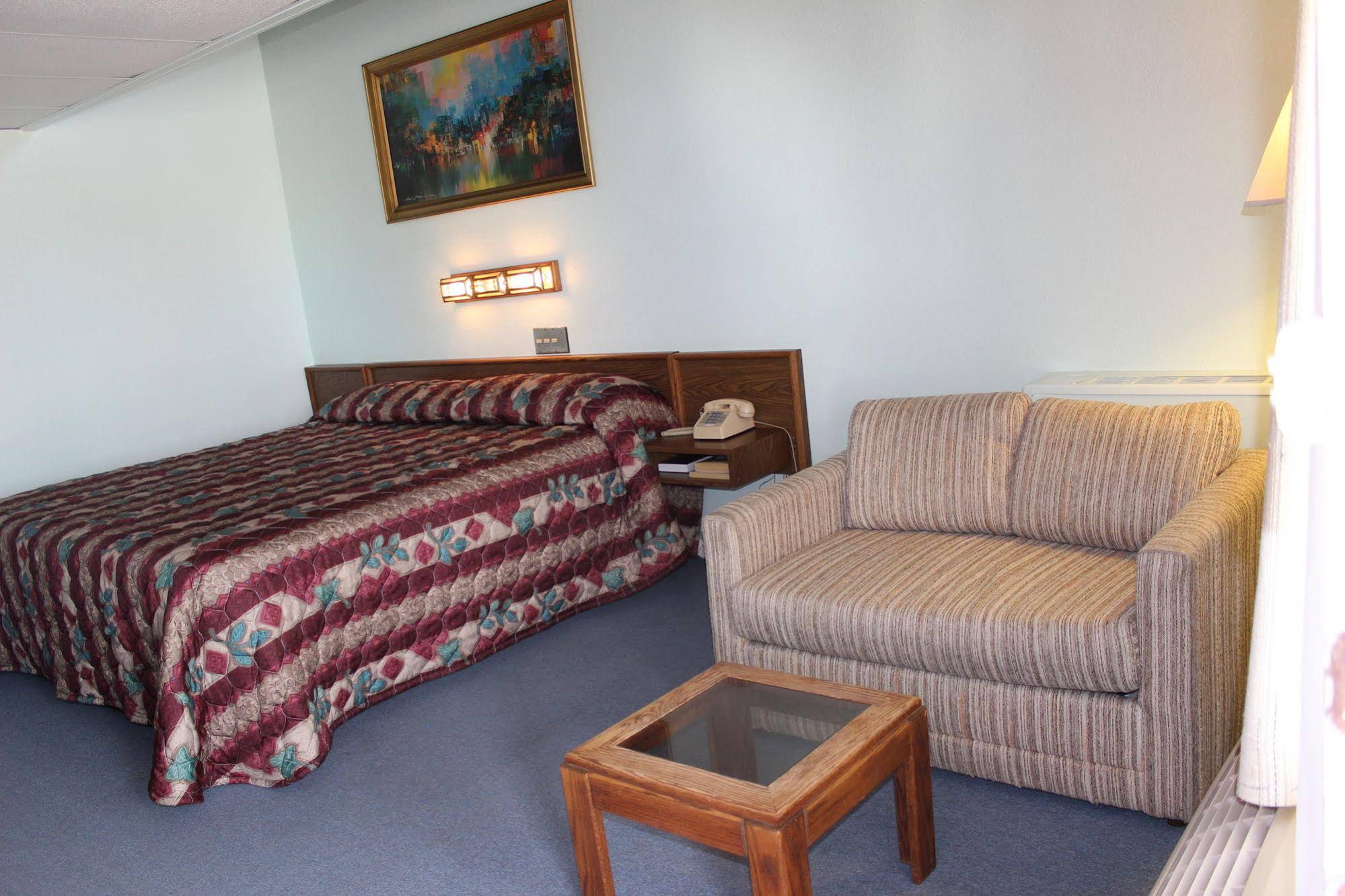 Safari Inn